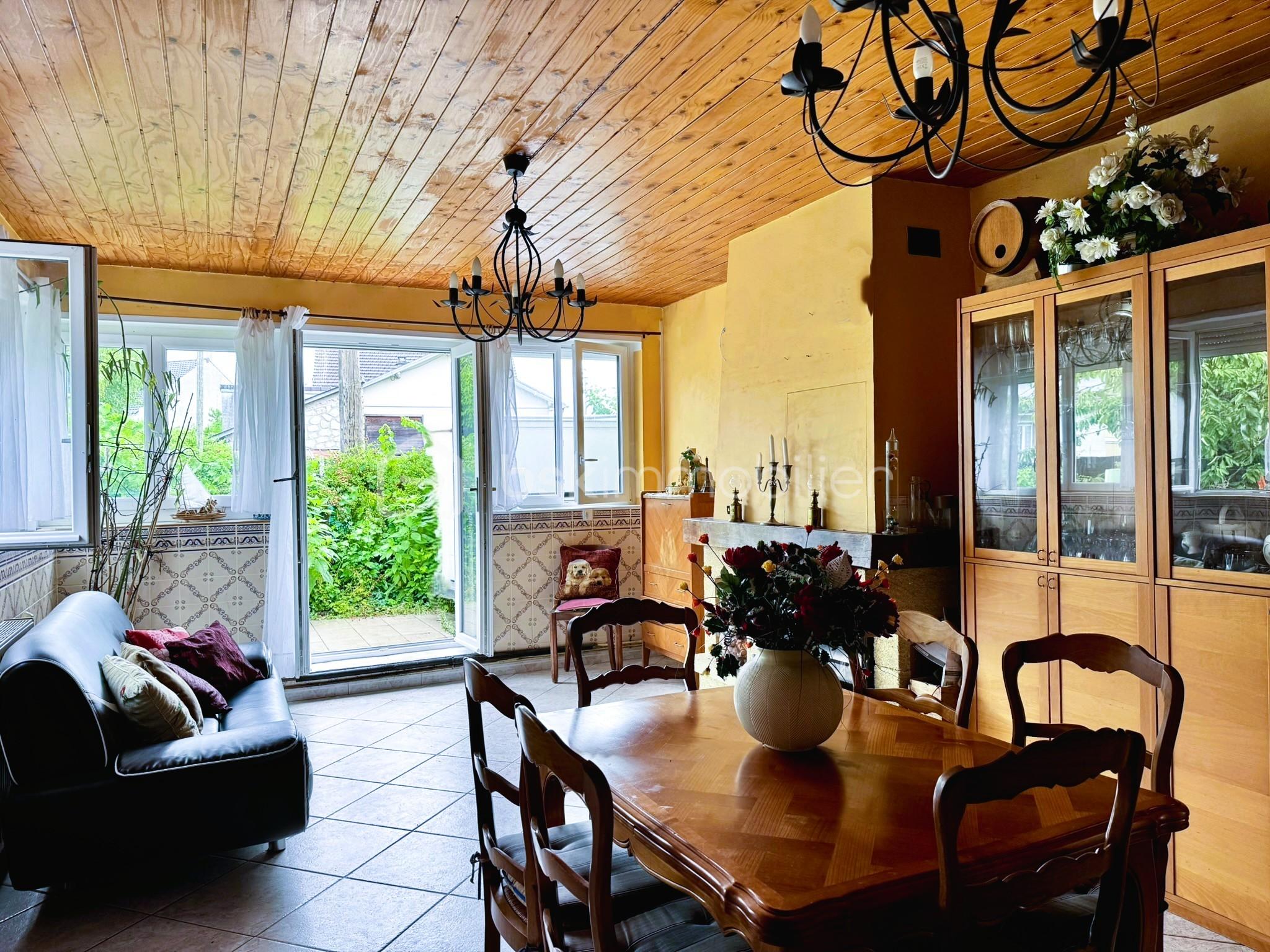 Maison traditionnelle de 166 m² - salon3.JPEG