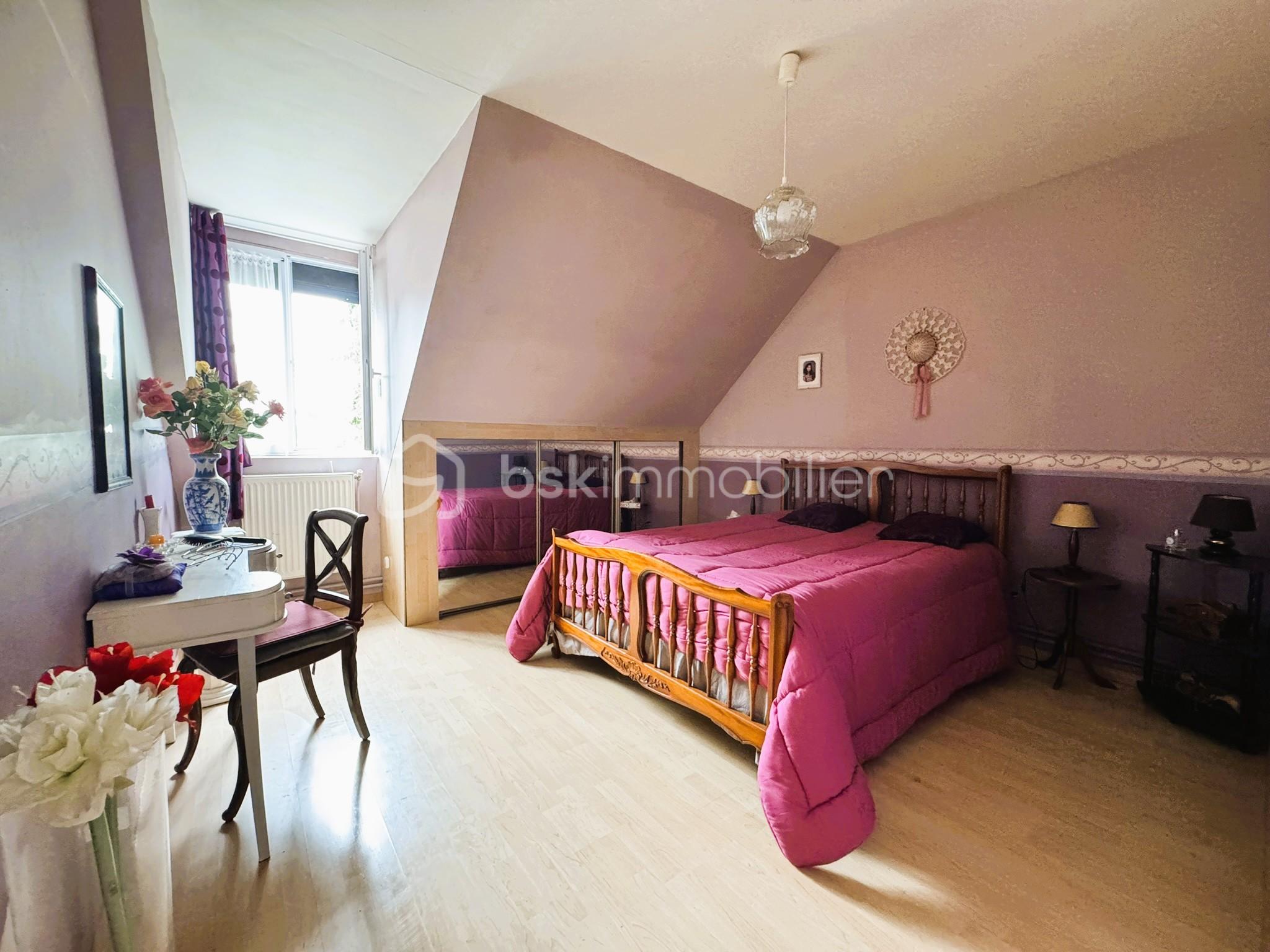 Maison traditionnelle de 166 m² - chambre couple étage.JPEG