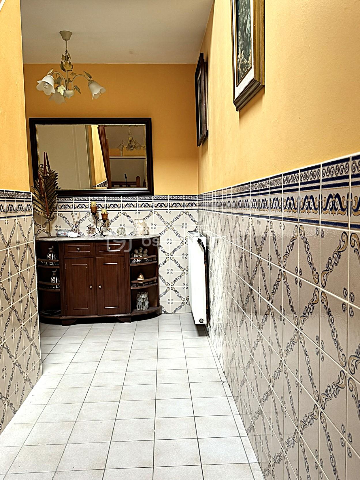Maison traditionnelle de 166 m² - couloir.JPEG