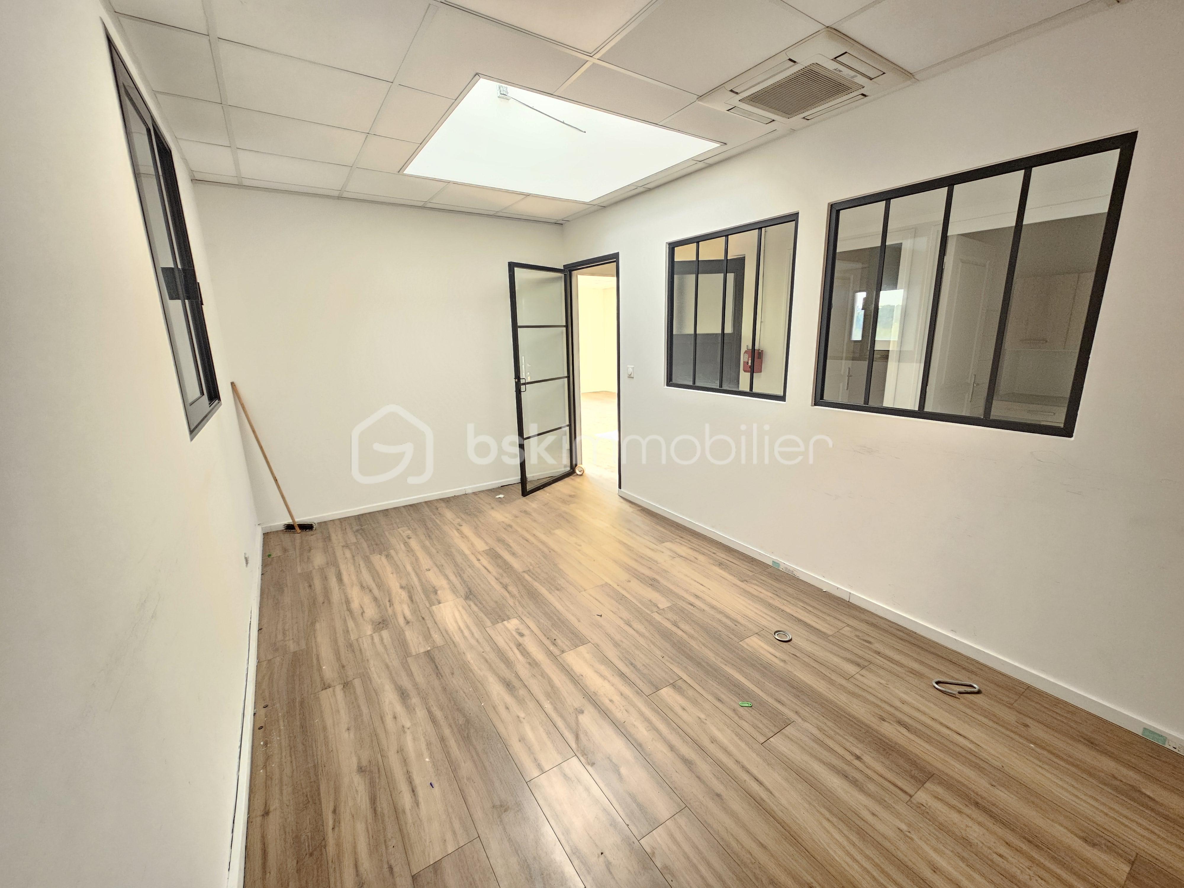 Local commercial de 240 m² - 1000606631.jpg