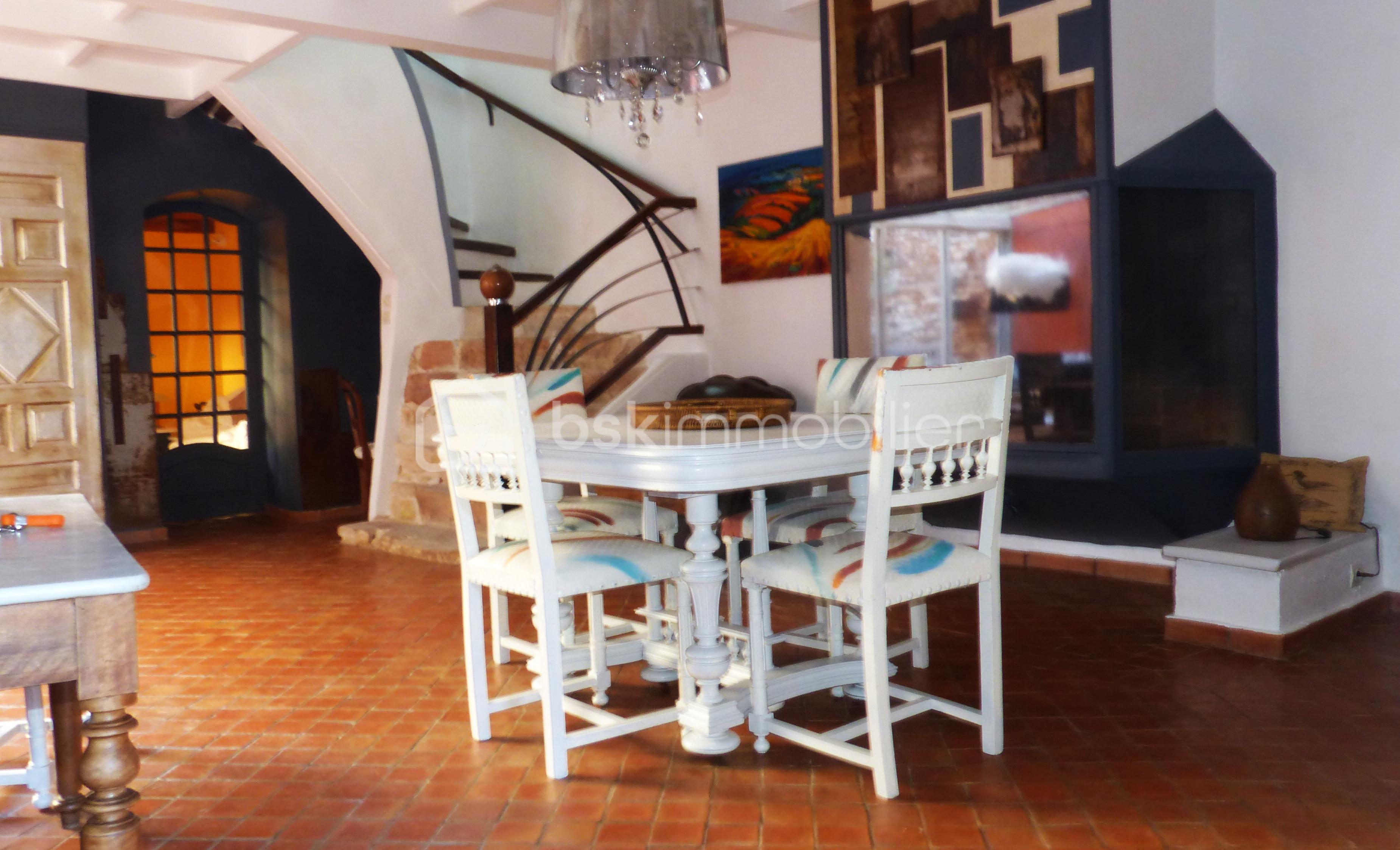 Maison de village de 135 m² - SEJOUR-3.jpg
