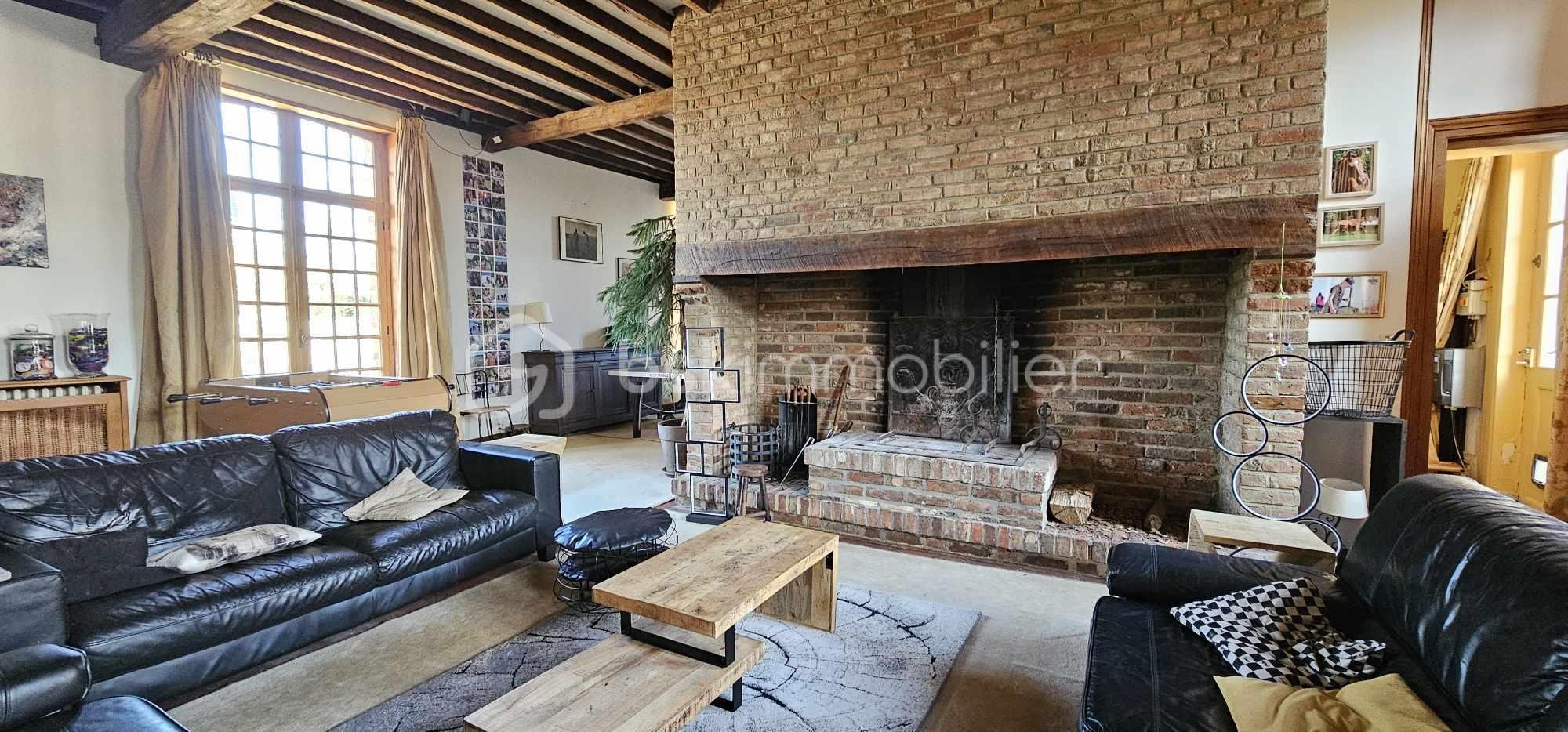 Immeuble mixte de 700 m² - 429407730_251379881359231_258278584876287266_n.jpg