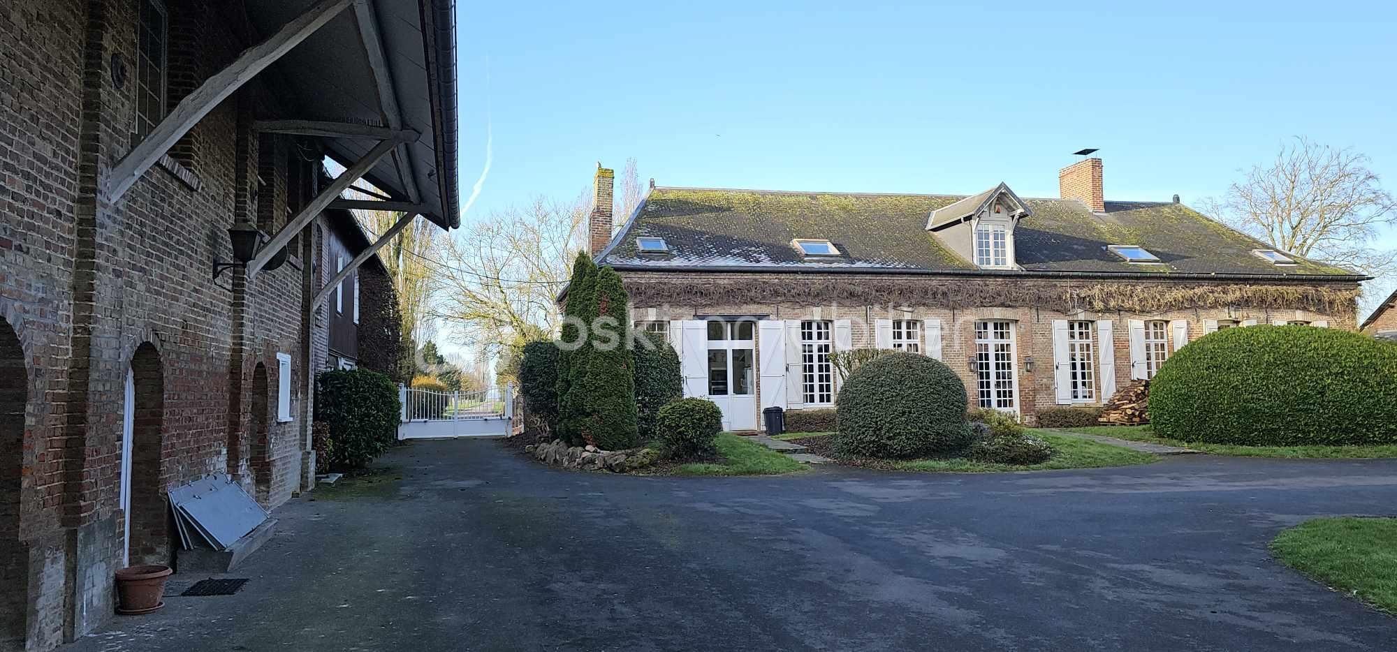 Immeuble mixte de 700 m² - 429318409_720053640255126_1219567282812165268_n.jpg