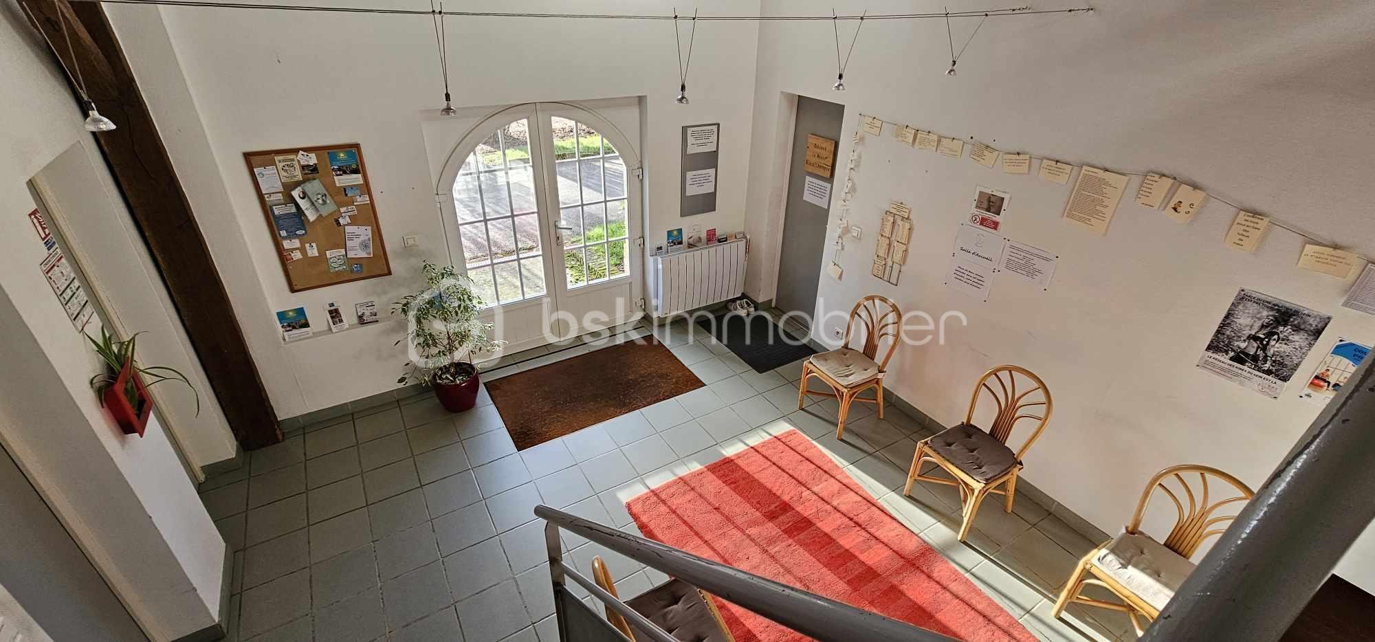 Immeuble mixte de 700 m² - salle d'attente professions libérales.jpg