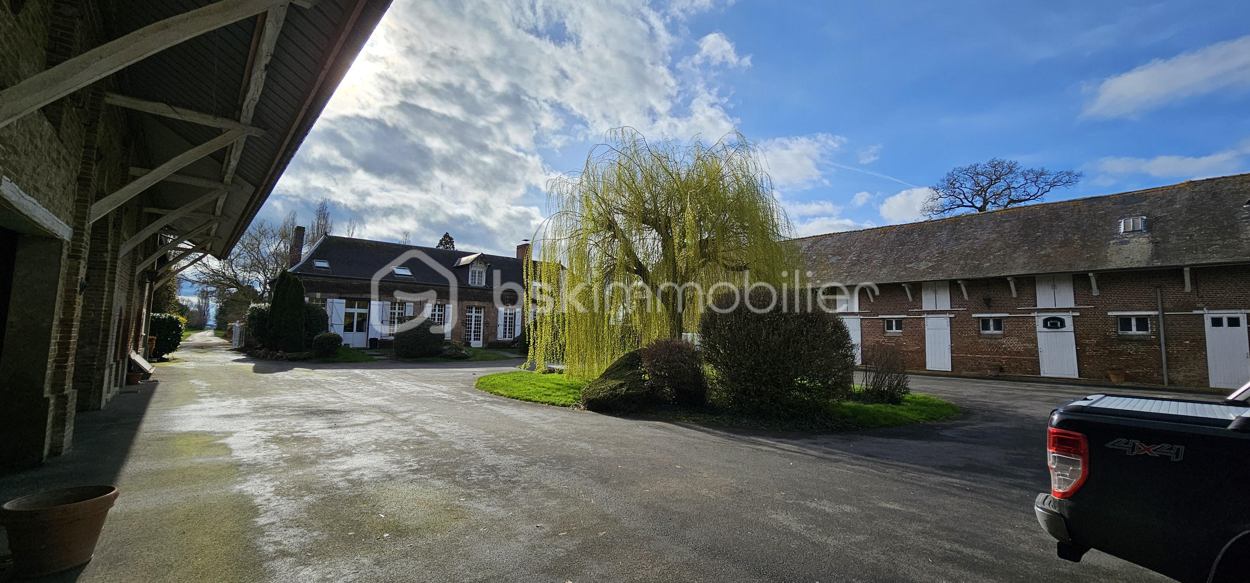 Immeuble mixte de 700 m² - cour intérieure.jpg