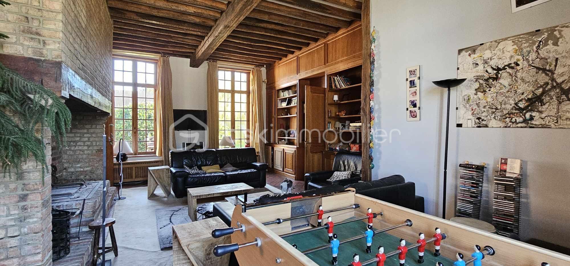 Immeuble mixte de 700 m² - 429342903_920623409464791_7806187705995866958_n.jpg