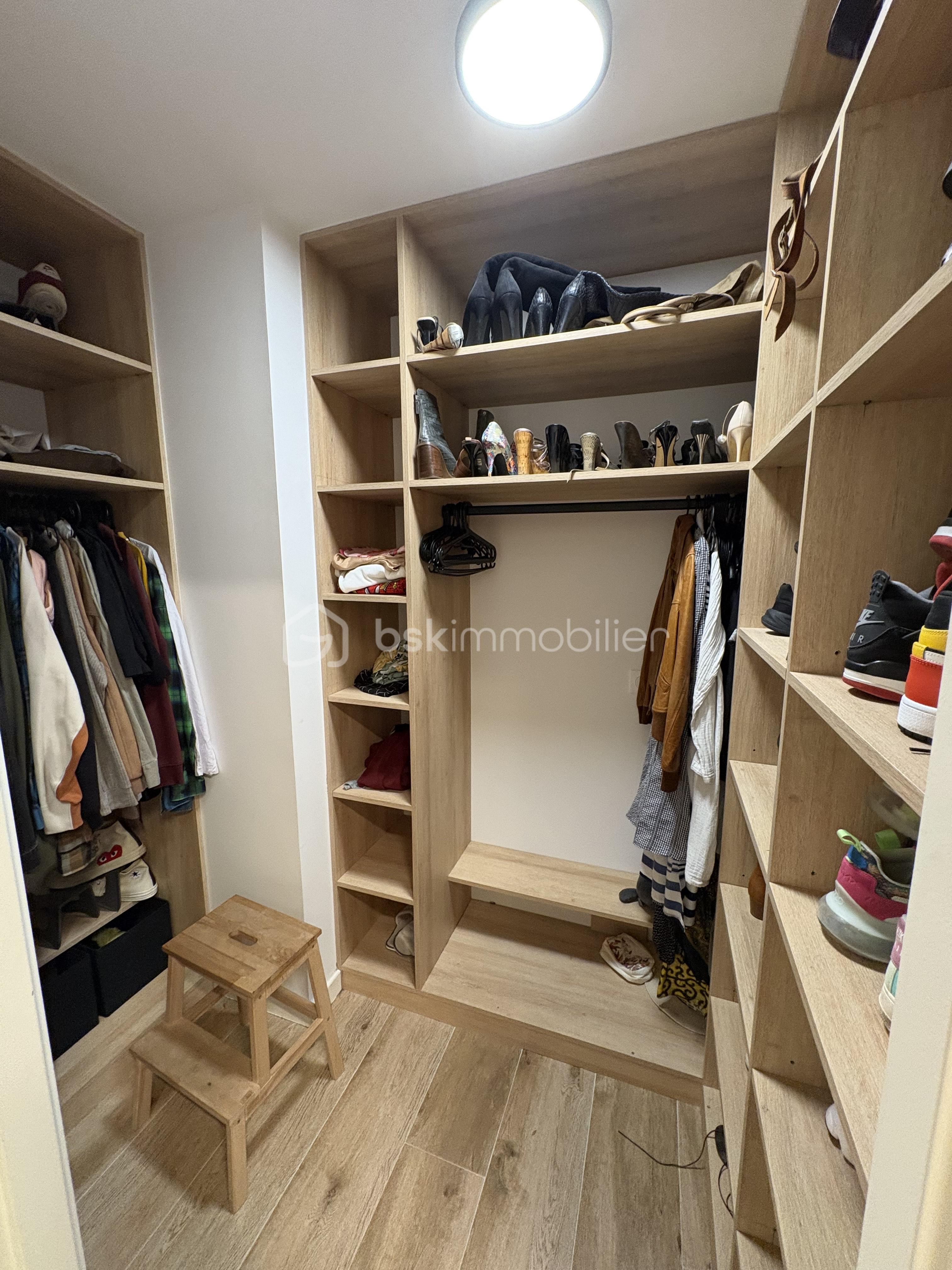 Appartement de 86,20 m² - dressing.jpeg