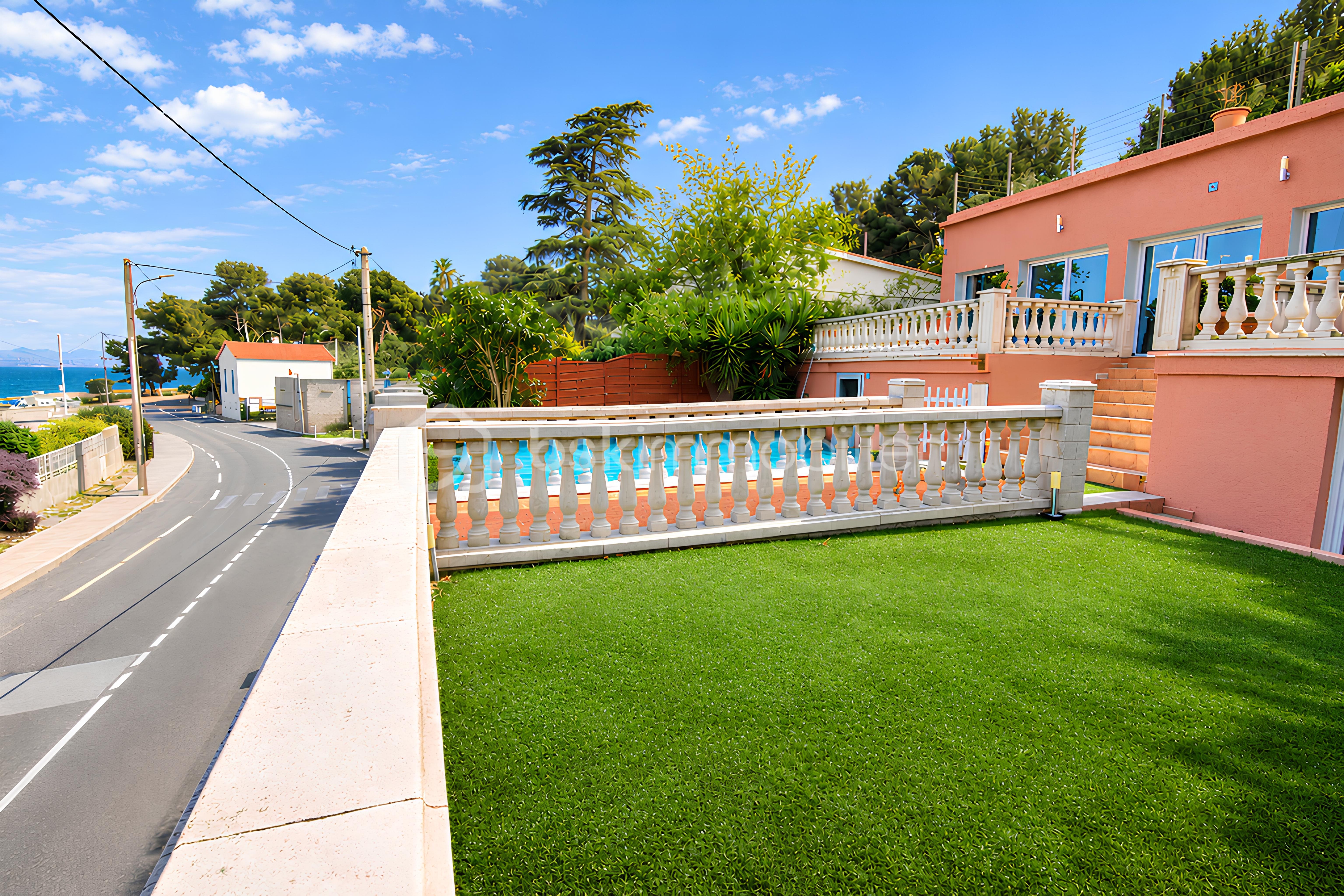 26 Terrasse vue avec Route améliorée.png