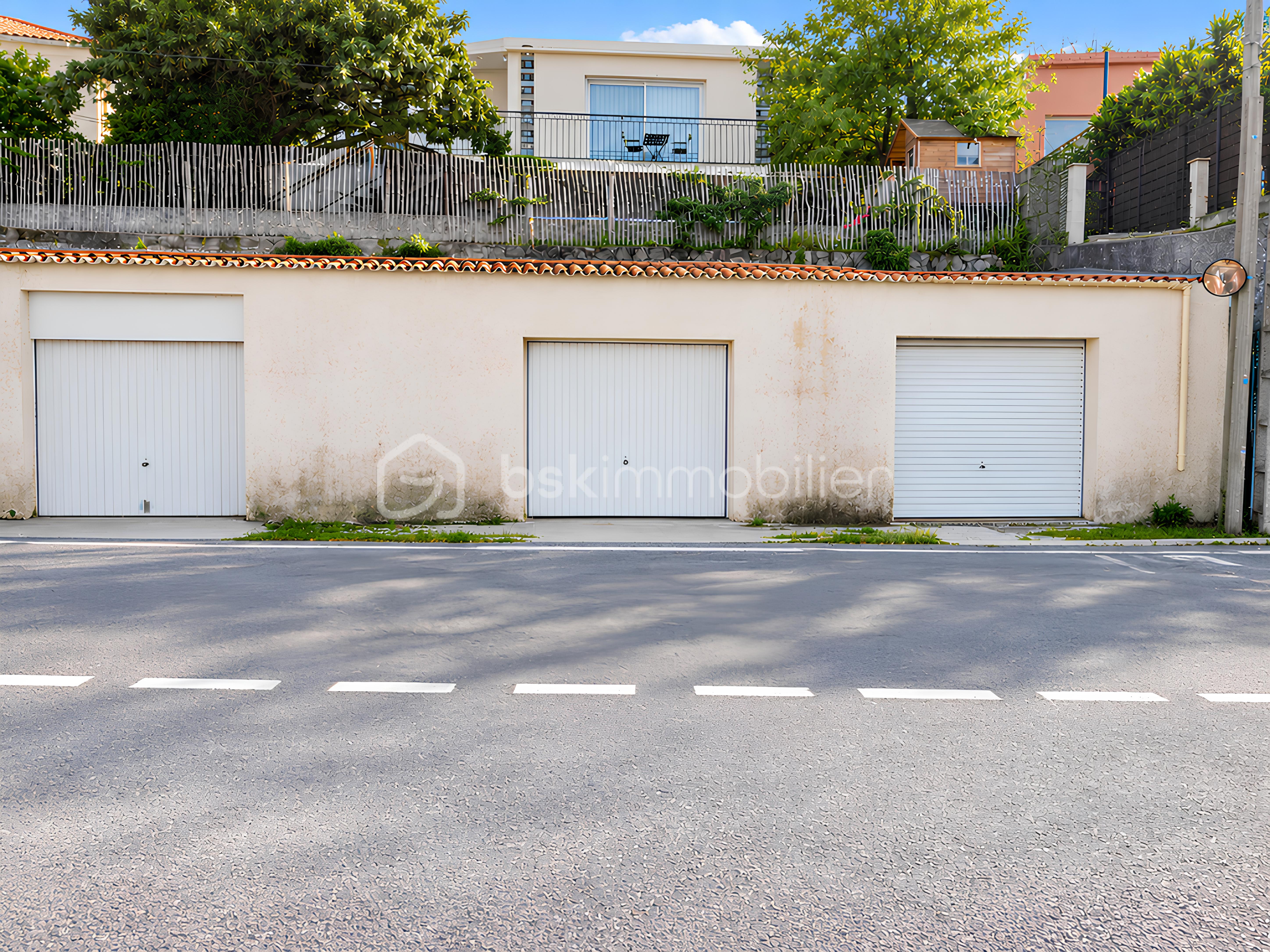 30 Garage en bord de route - améliorée.png