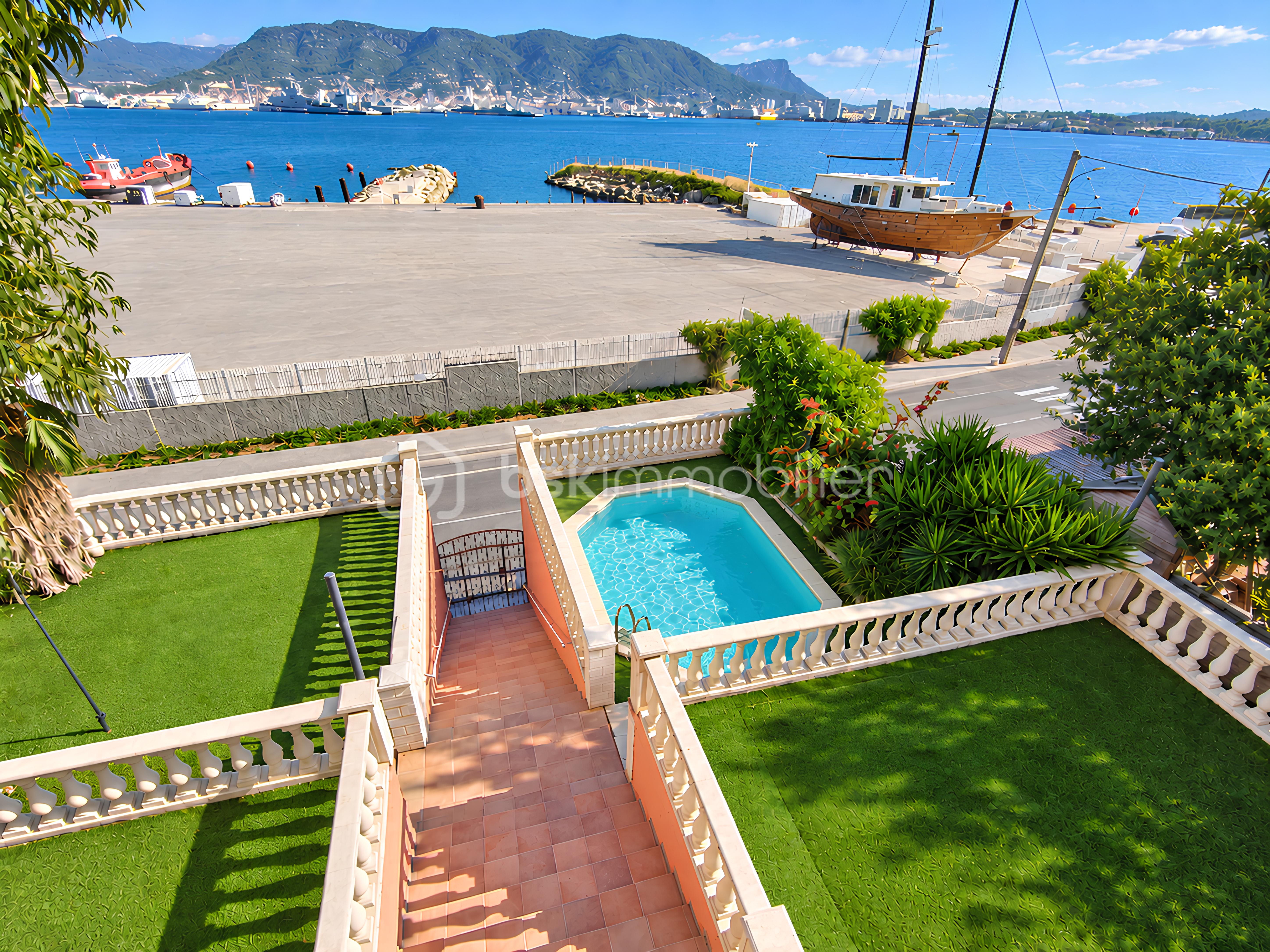 Maison 6 pièces 167 m² · à La Seyne-sur-Mer · 167 m² · 527 000 €