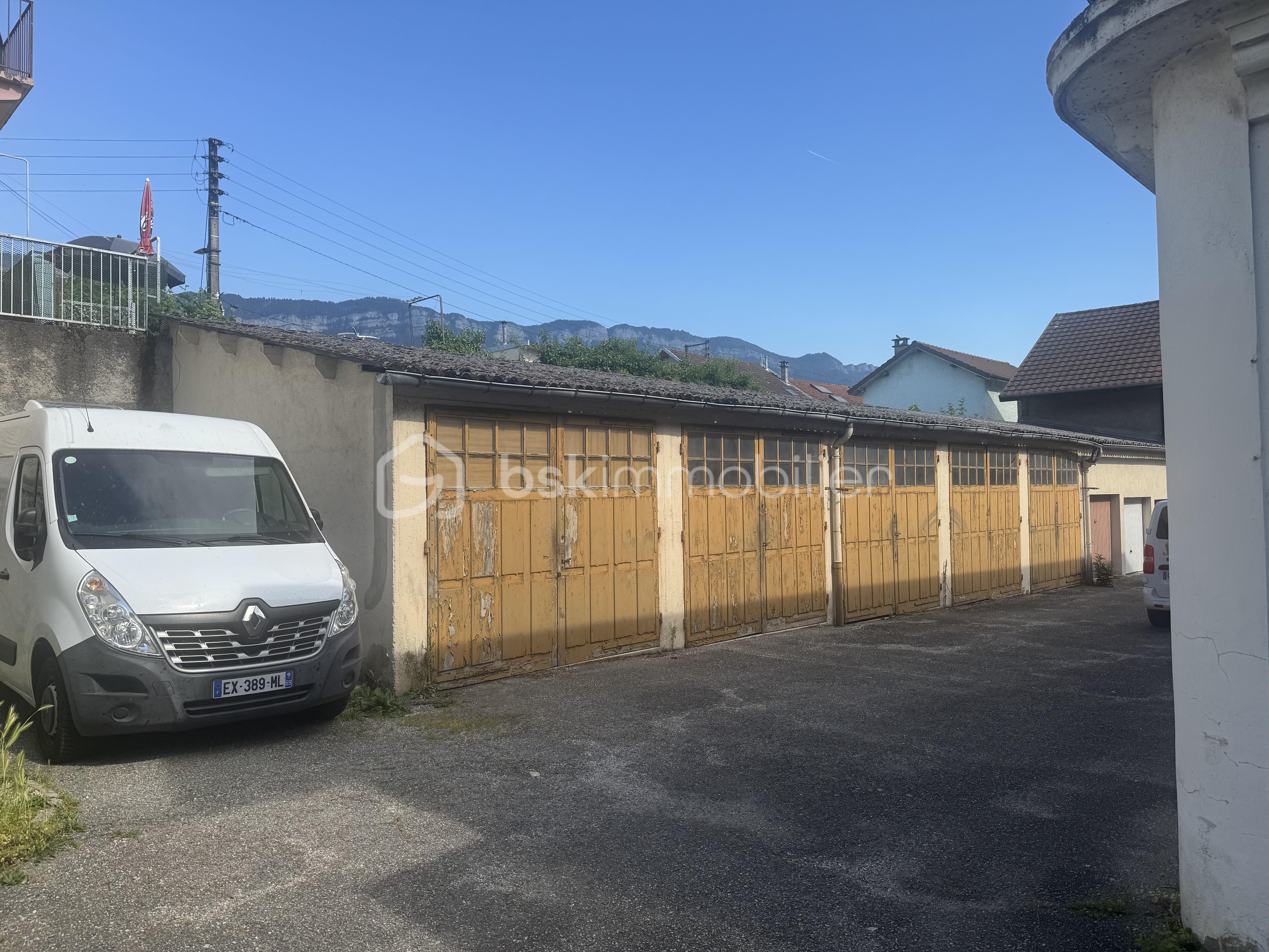 Garage.jpg