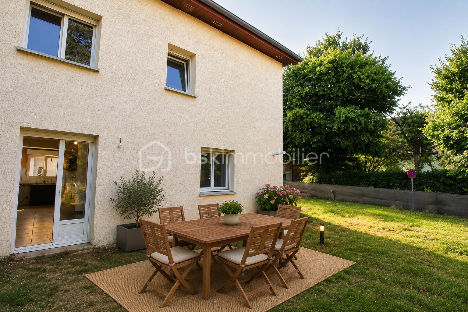 jardin avec table.png