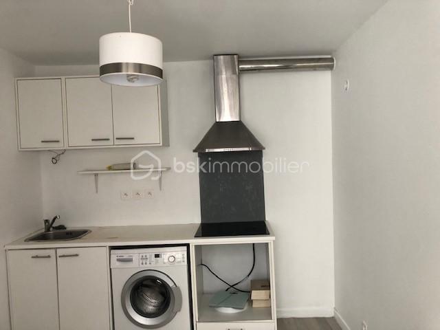 Immeuble mixte de 68 m² - piece.jpg