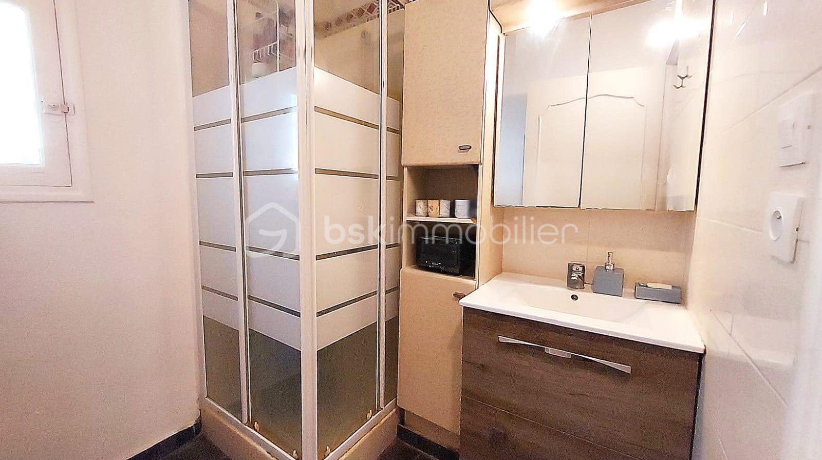 Maison de 63 m² - salle d'eau.jpg