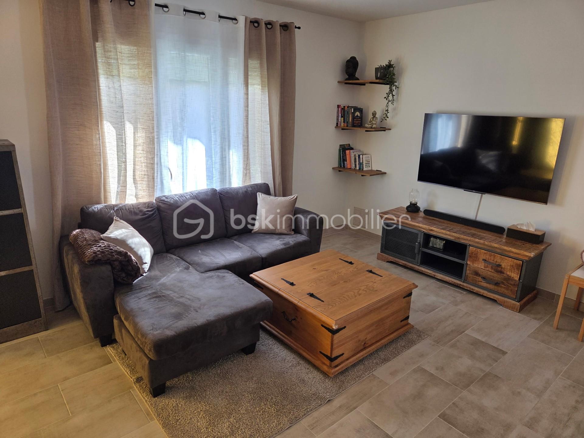 Maison de 106 m² - salon tv.jpg