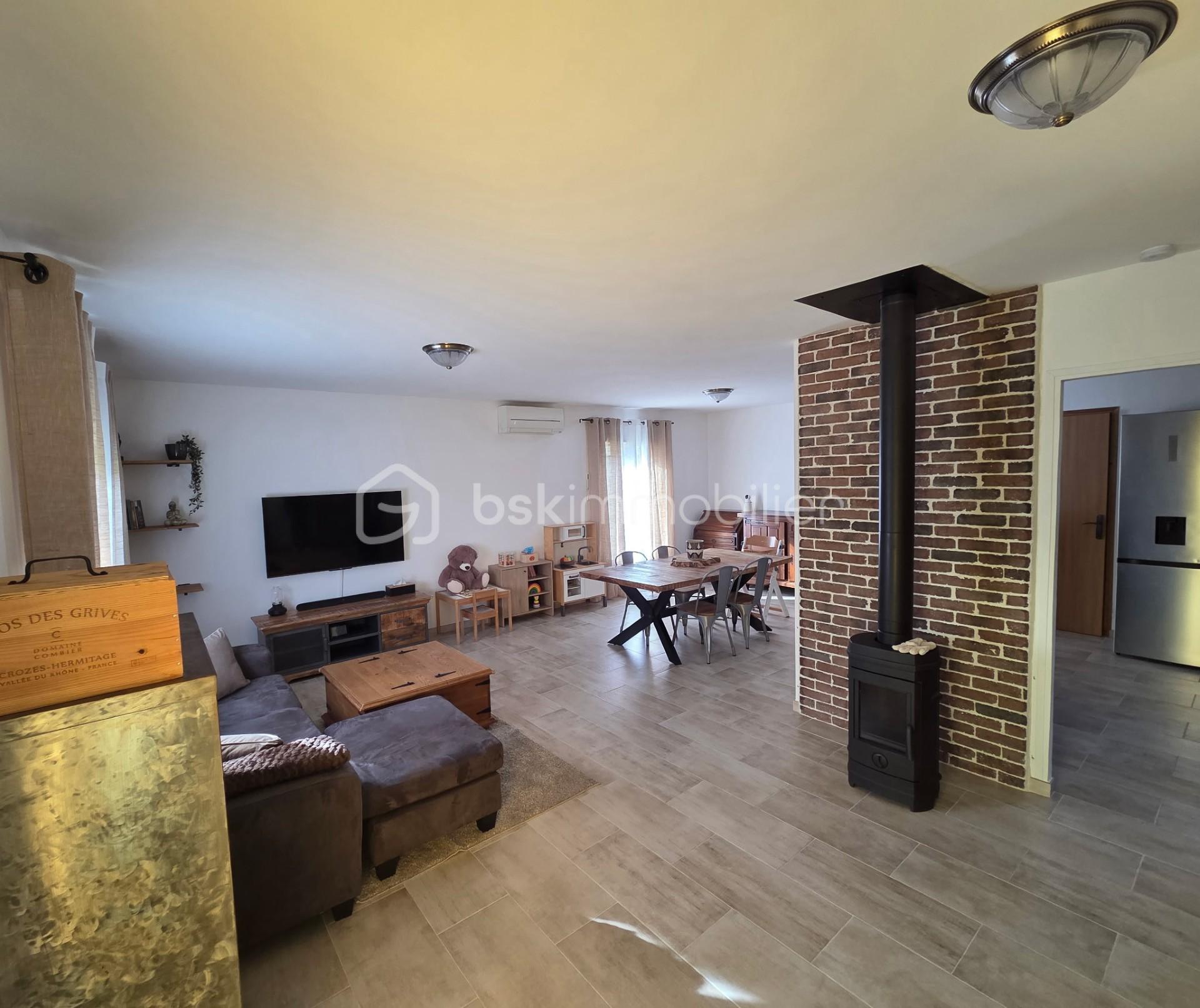 Maison de 106 m² - entree salon.jpg