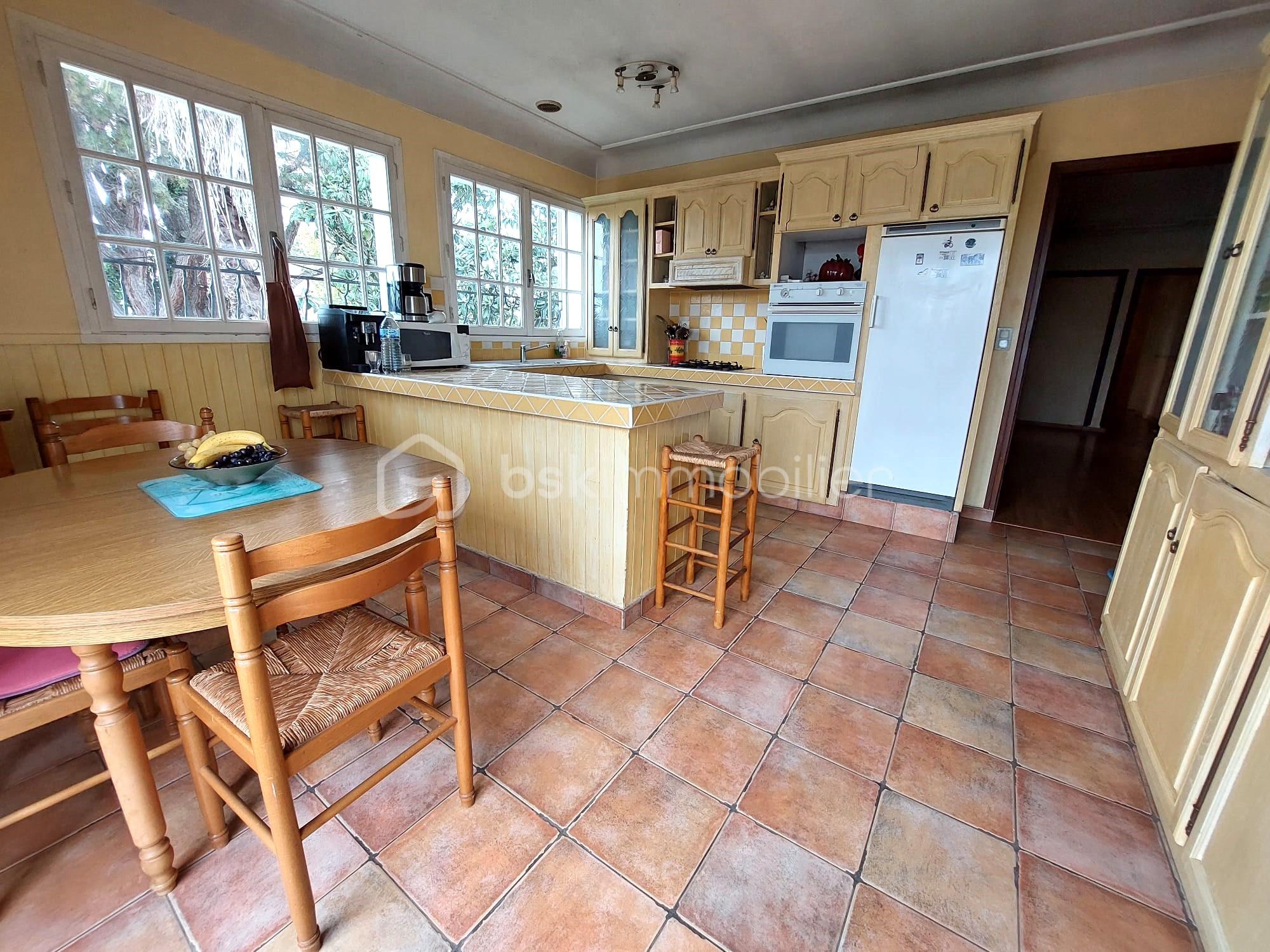 Maison de 300,40 m² - Cuisine 2.jpeg