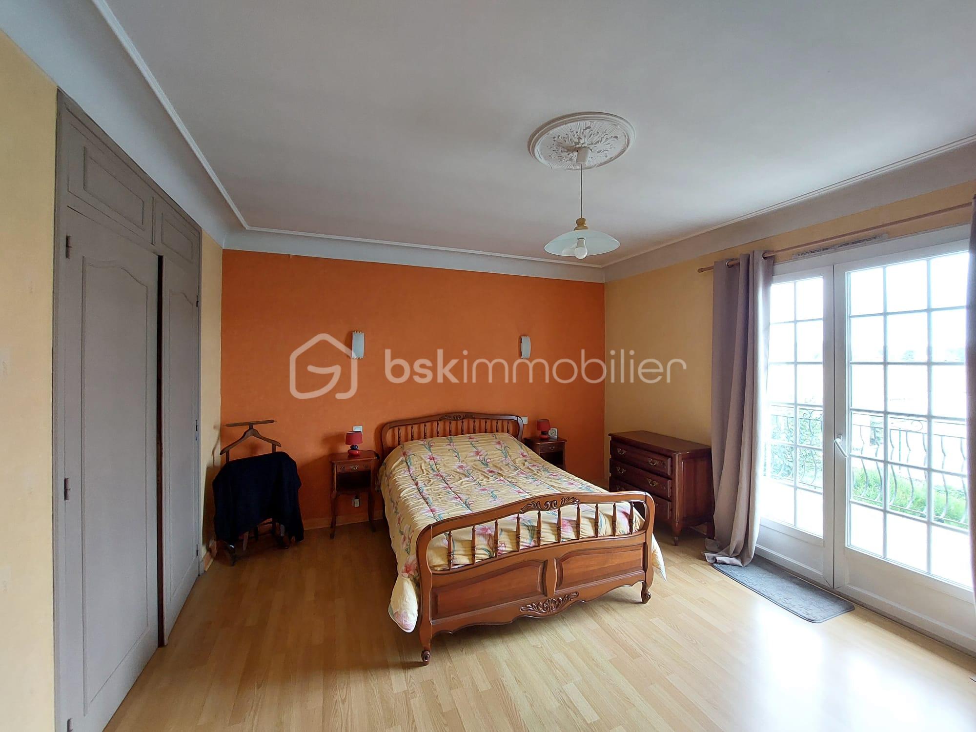 Maison de 300,40 m² - Chambre 2.jpeg