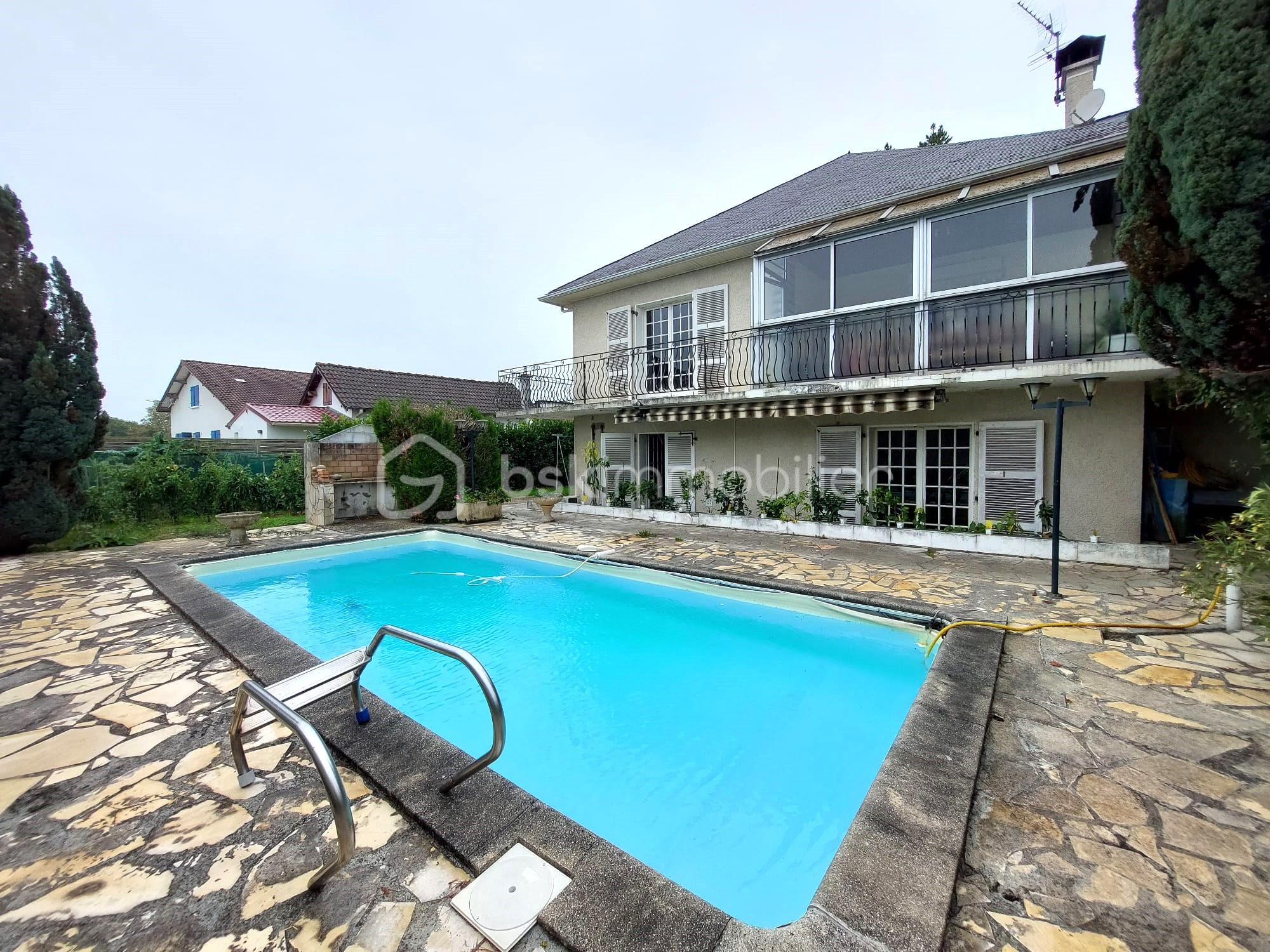 Maison de 300,40 m² - Piscine.jpeg