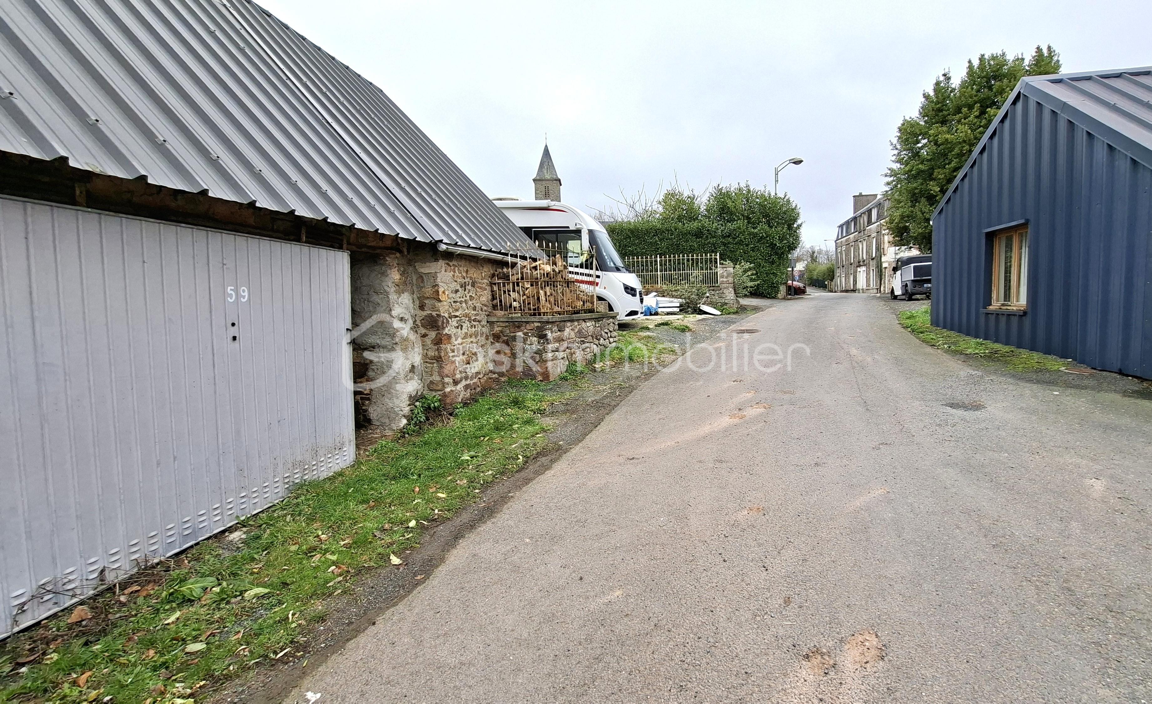Maison de 75 m² - ETIENNE rue Lavandière 1.jpg