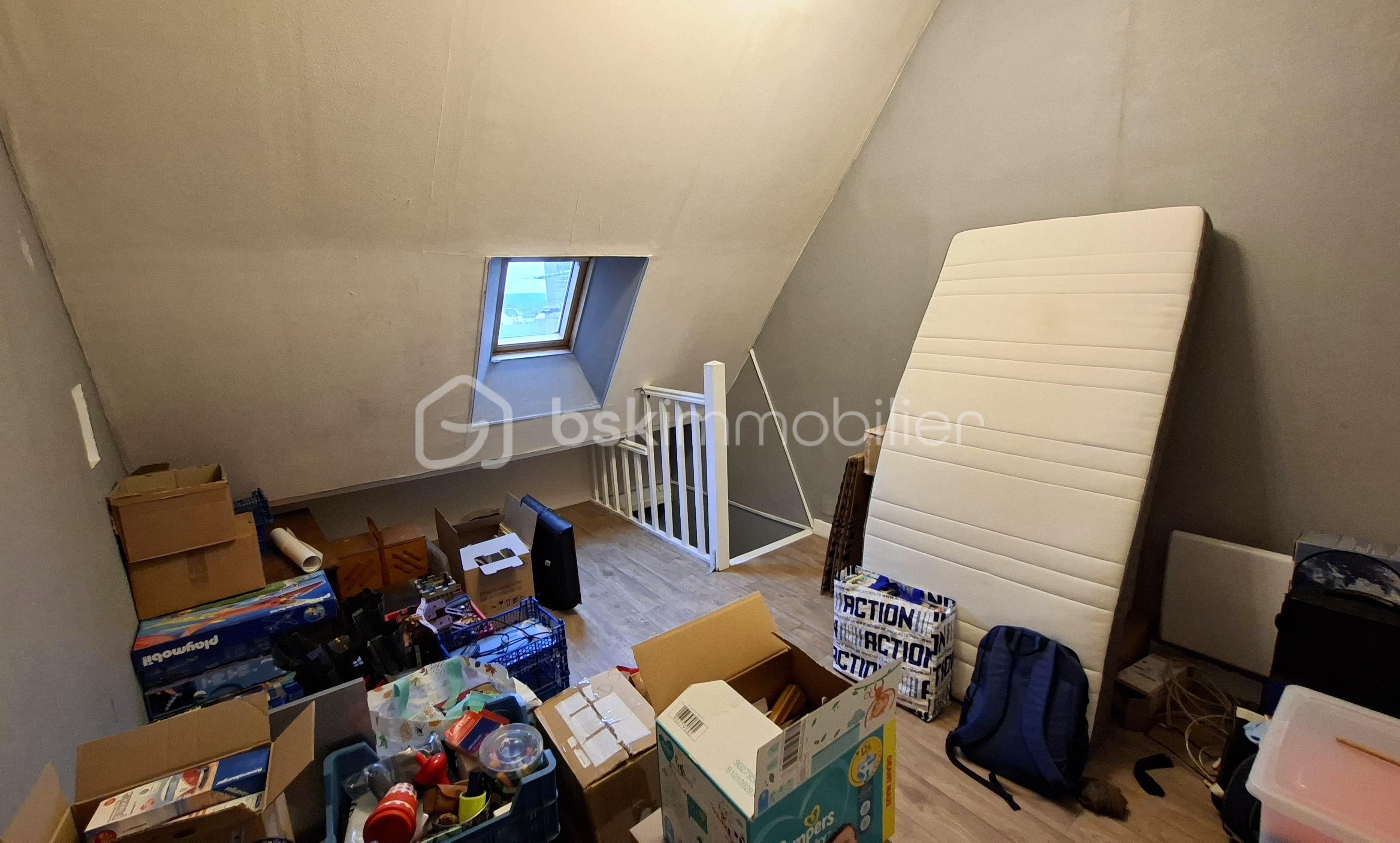 Maison de 75 m² - ETIENNE chambre mansardée 1 1.jpg