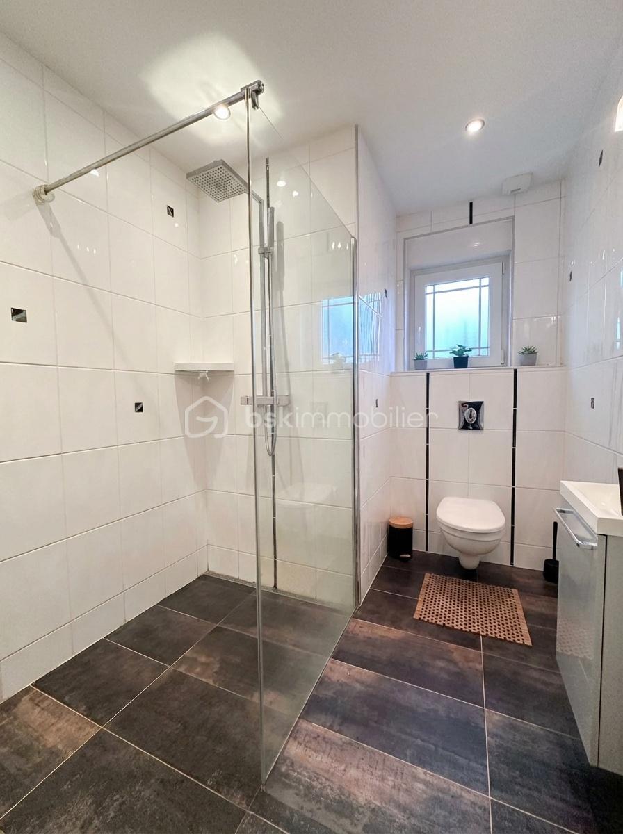 Maison de 150 m² - Real-estate_listing_photo_edit_for_the_provided_ba-1770293852357.png