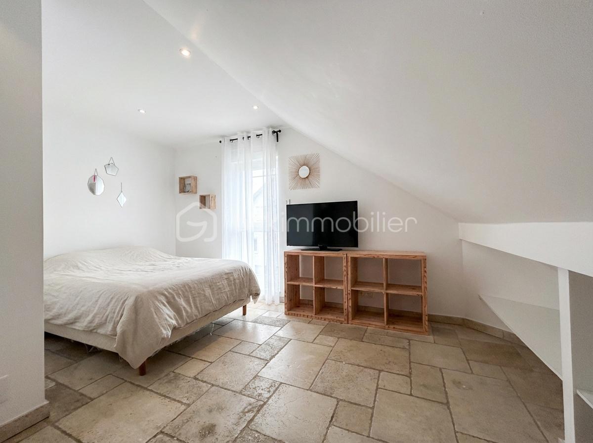 Maison de 150 m² - Photo-realistic_real_estate_listing_edit_of_the_pr-1770295758822.png