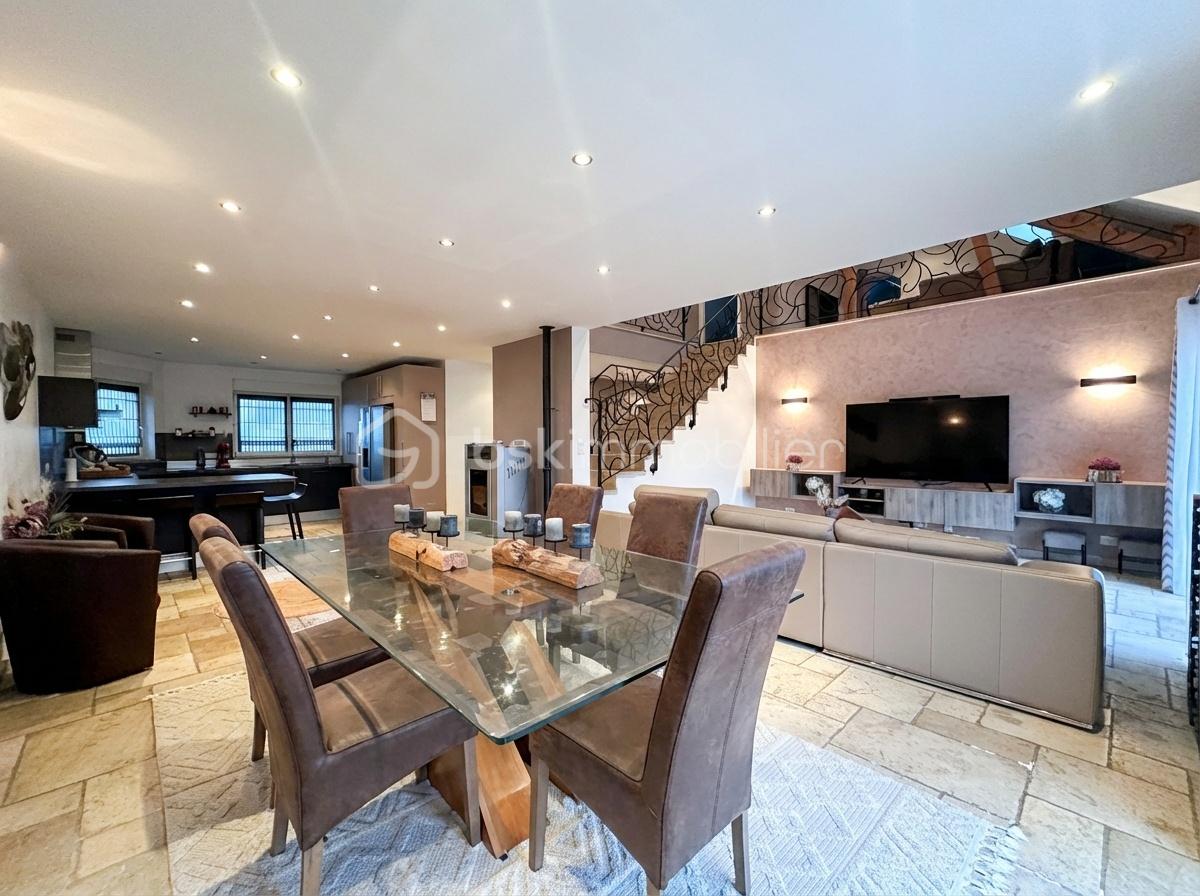 Maison de 150 m² - Real-estate_listing_style_enhancement_for_the_prov-1770293215163.png