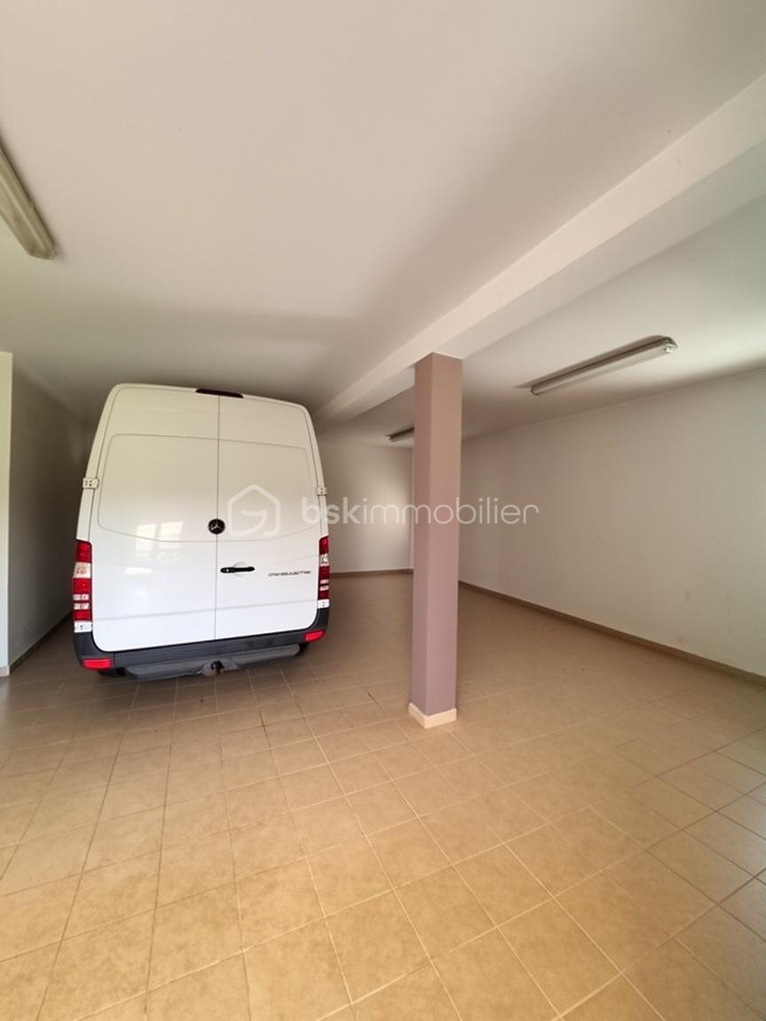 Maison de 150 m² - Garage.jfif