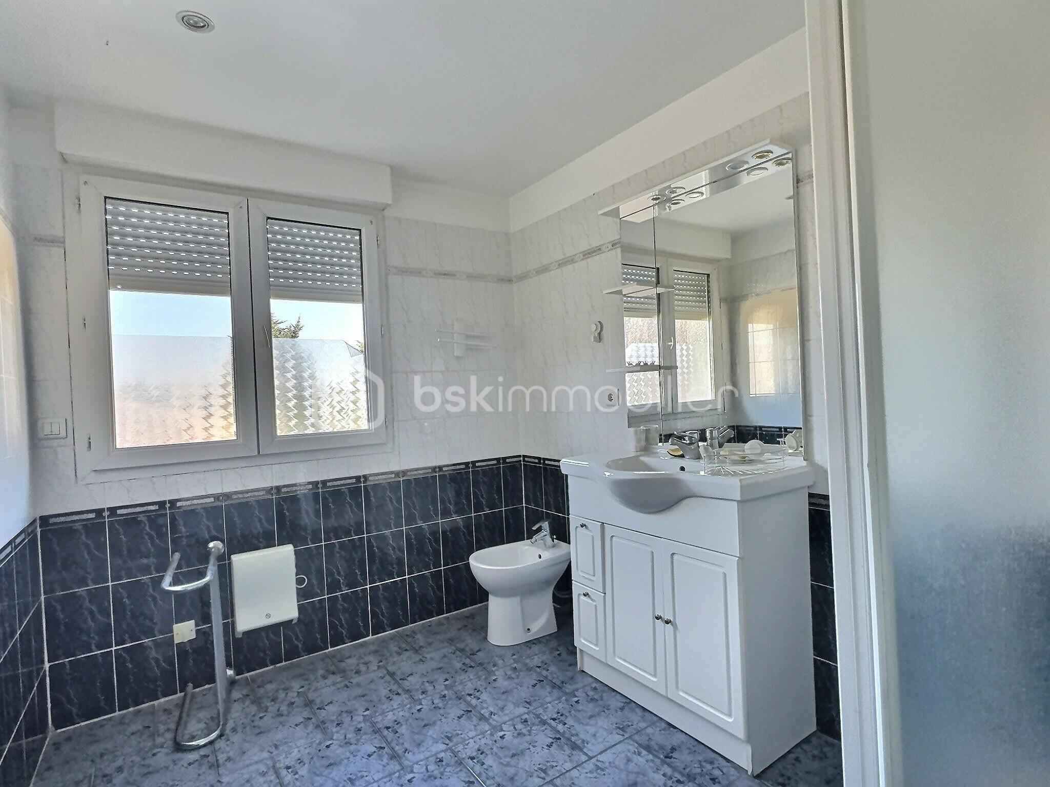 Immeuble de 500 m² - exposio_133383491.jpg