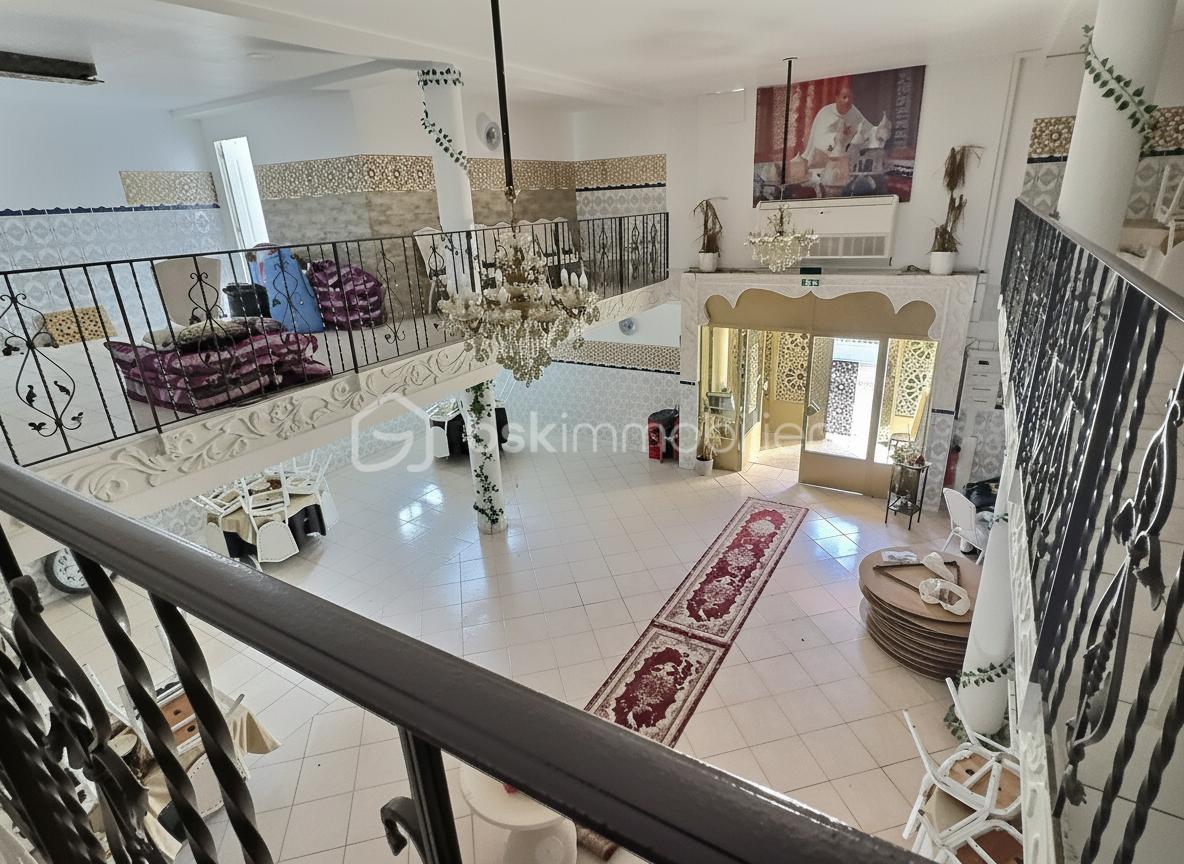 Immeuble de 500 m² - generated_2026-01-08T09_54_18.206.jpg