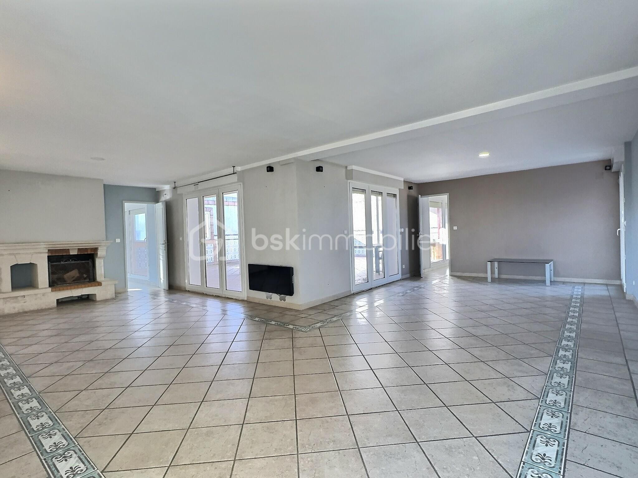 Immeuble de 500 m² - exposio_133383485.jpg