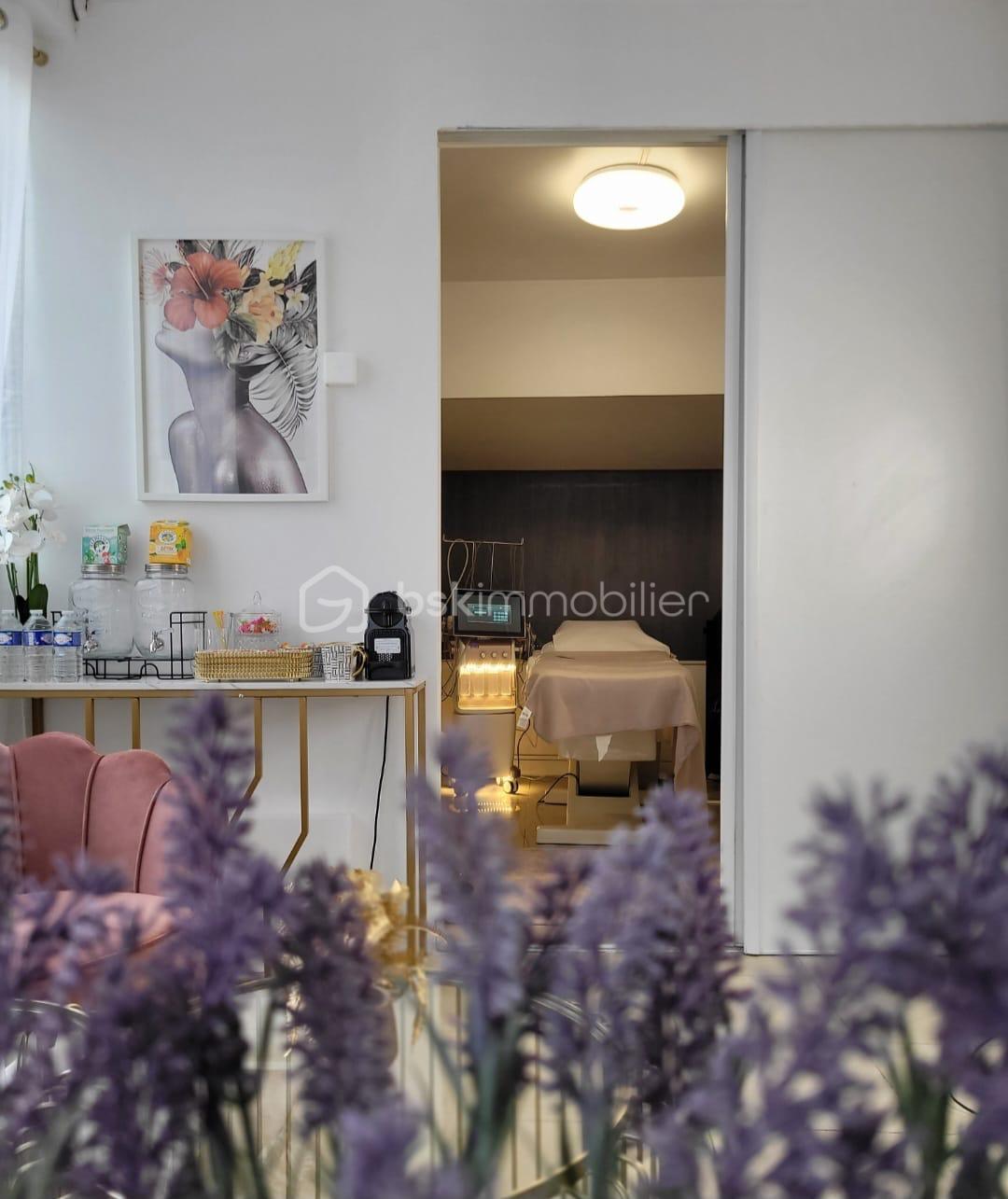 Local commercial de 65 m² - PHOTO-2025-10-09-22-43-53 6.jpg