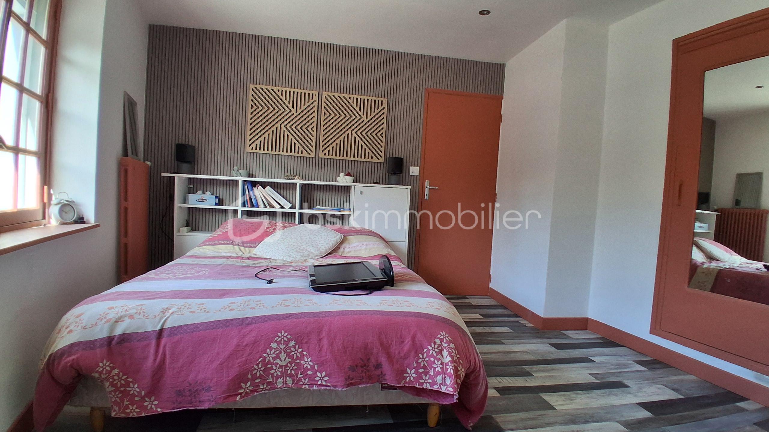 Maison en pierre de 139,50 m² - SUITE PARENTALE 1.jpg
