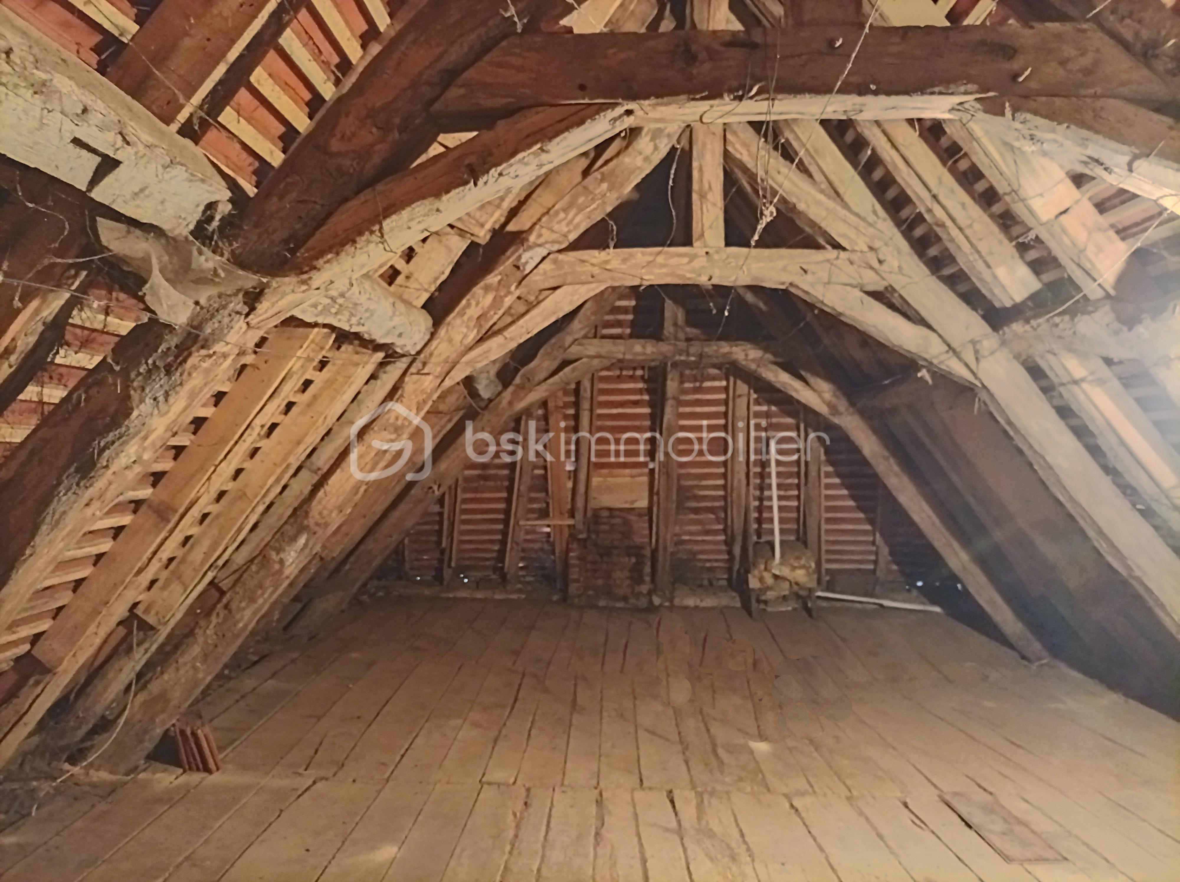 COMBLES.jpg
