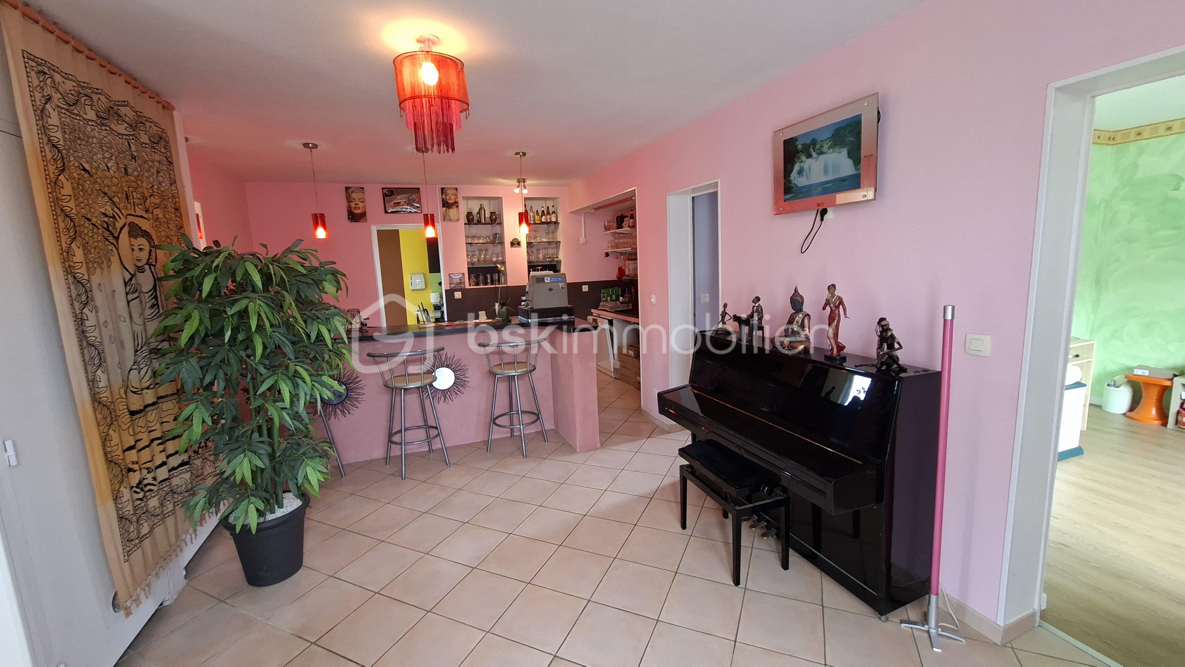 GRAVE ENTREE BAR 3.jpg
