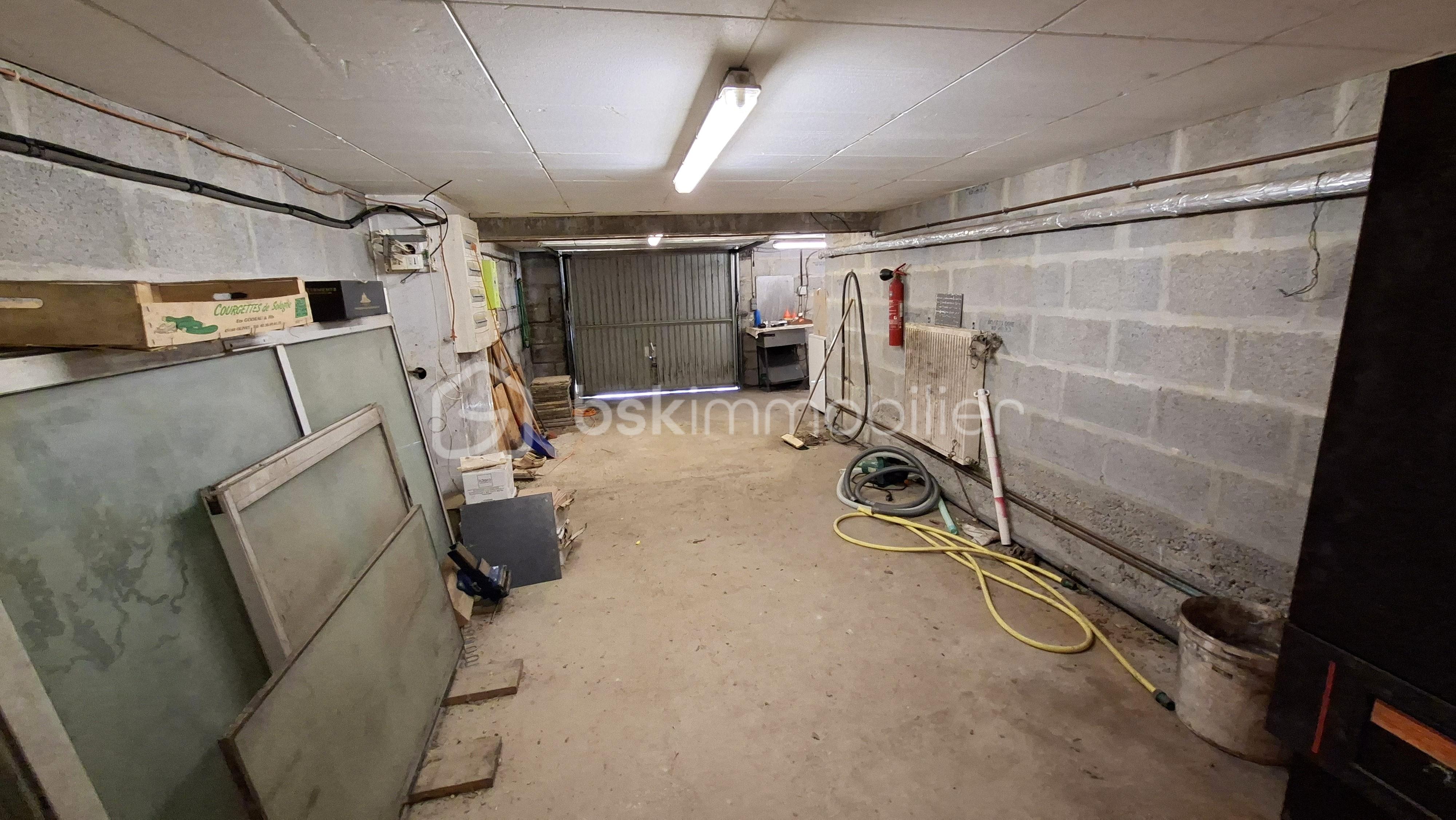 GRAVE SSOL GARAGE 1.jpg