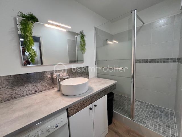 Appartement de 40,54 m² - SDB 1.jpg
