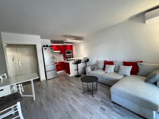 Appartement de 40,54 m² - SALON, SAM ET CUISINE VUE DE LA BV.jpg