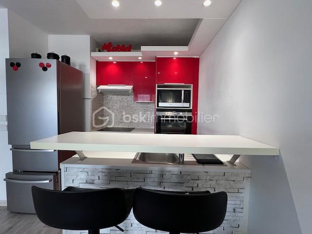 Appartement de 40,54 m² - CUISINE OUVERTE 2 FACE BAR.jpg