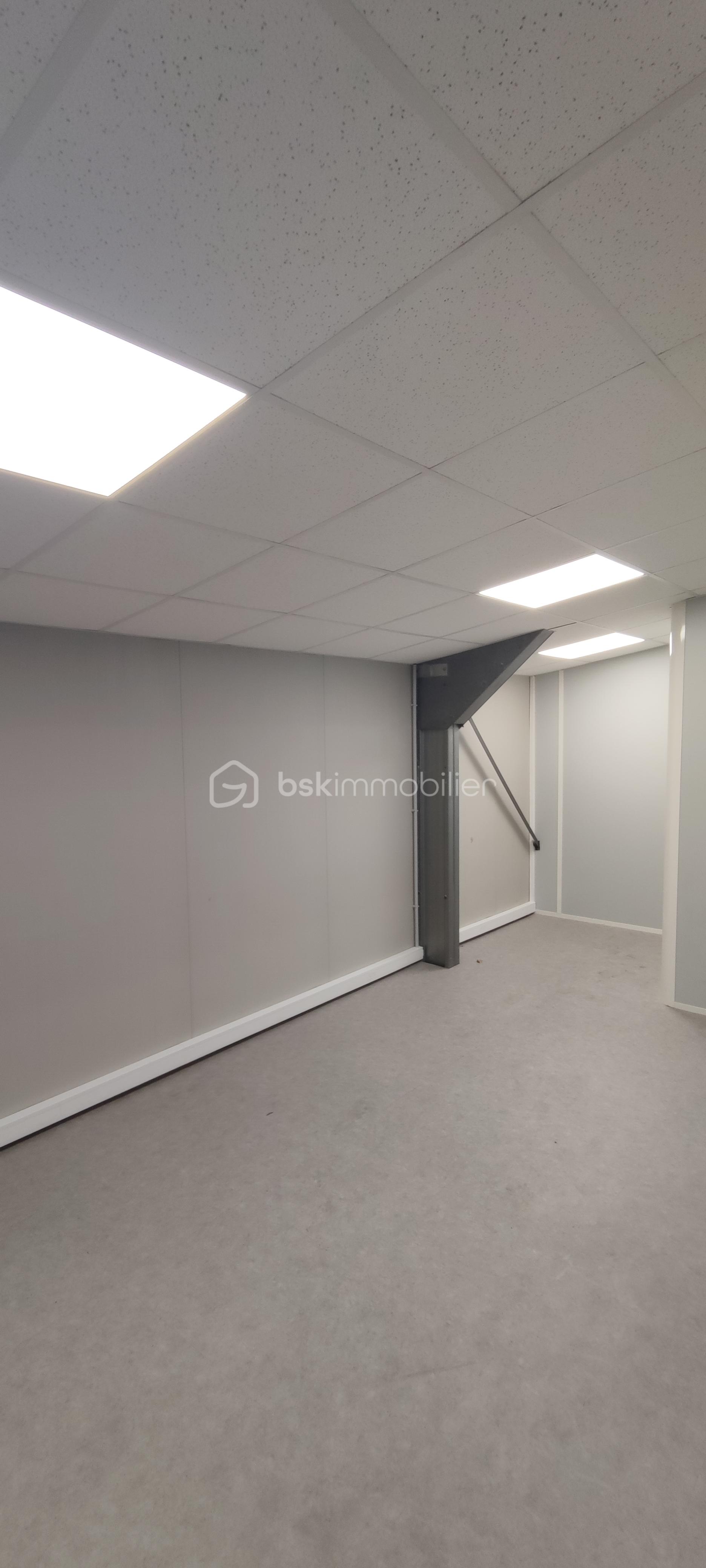 Local commercial de 225 m² - 1756988733240.jpg