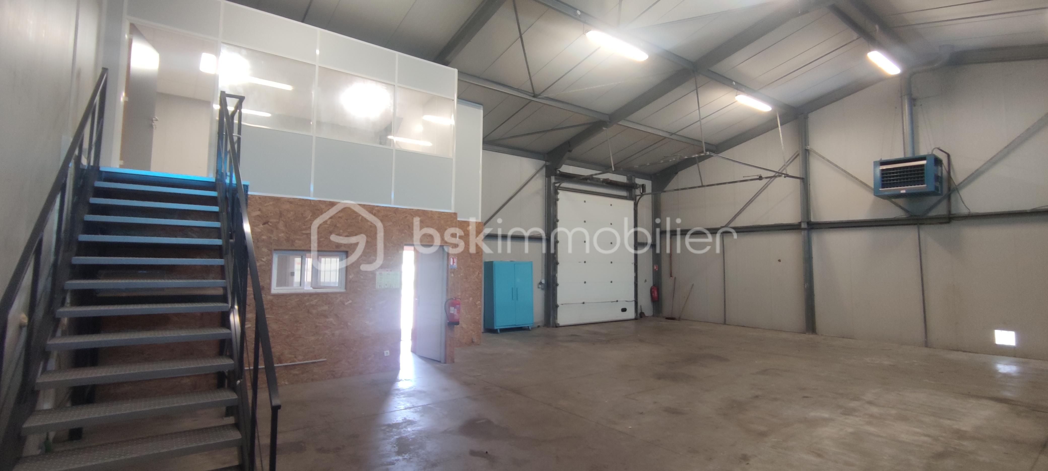 Local commercial de 225 m² - 1756988700101.jpg