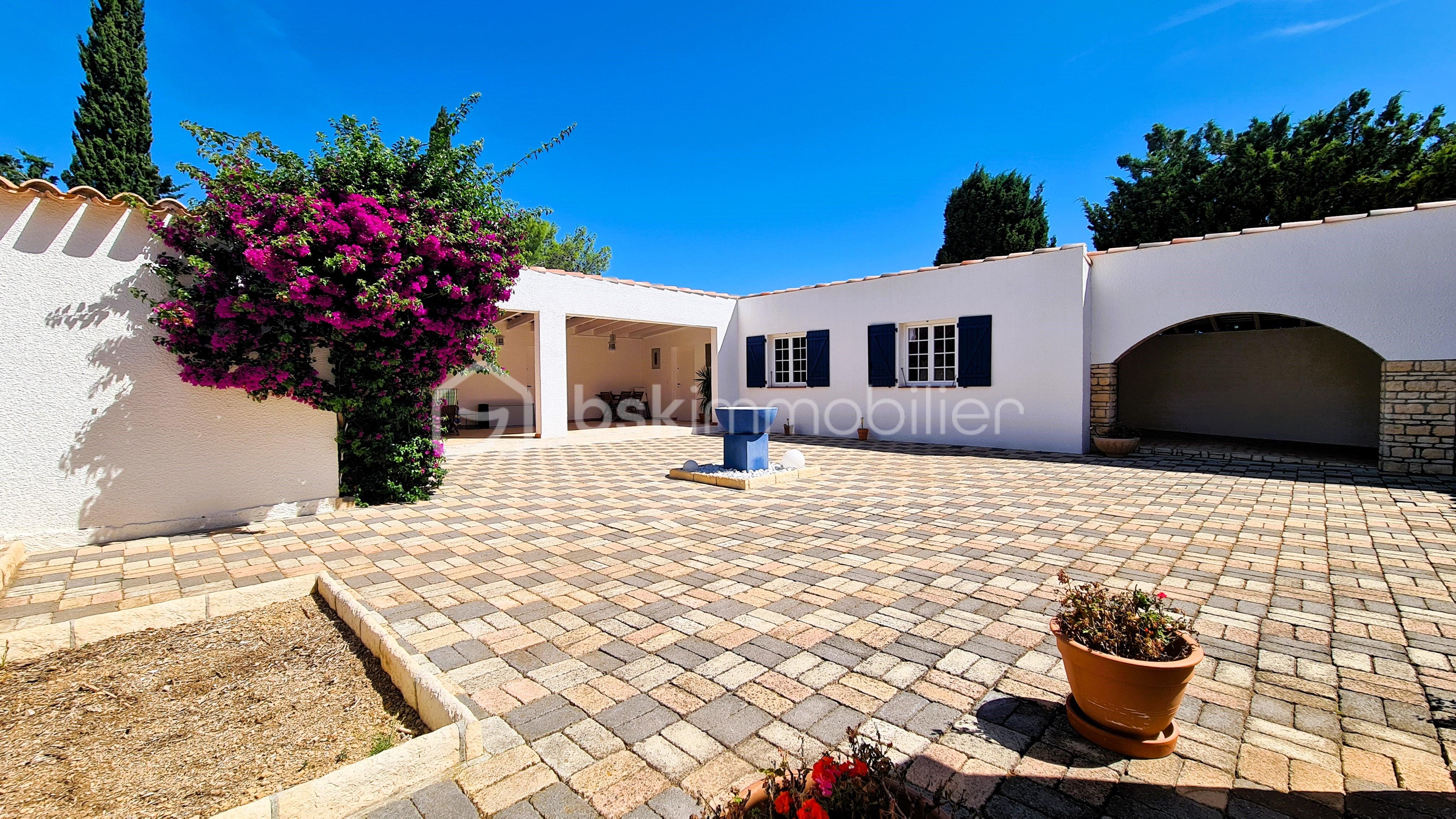 Demeure de 299 m² - 20250722_113607-min.jpg