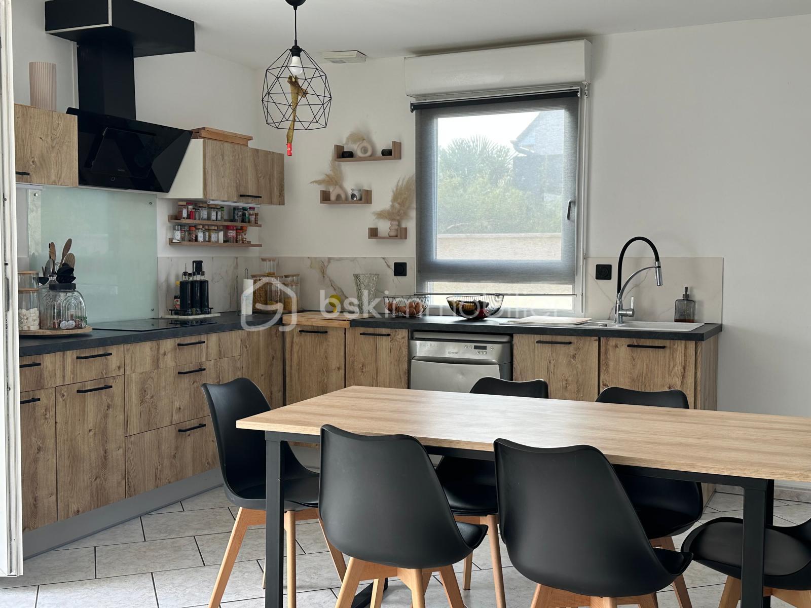 Maison traditionnelle de 106 m² - WhatsApp Image 2025-06-23 à 10.54.45_6e623f39.jpg