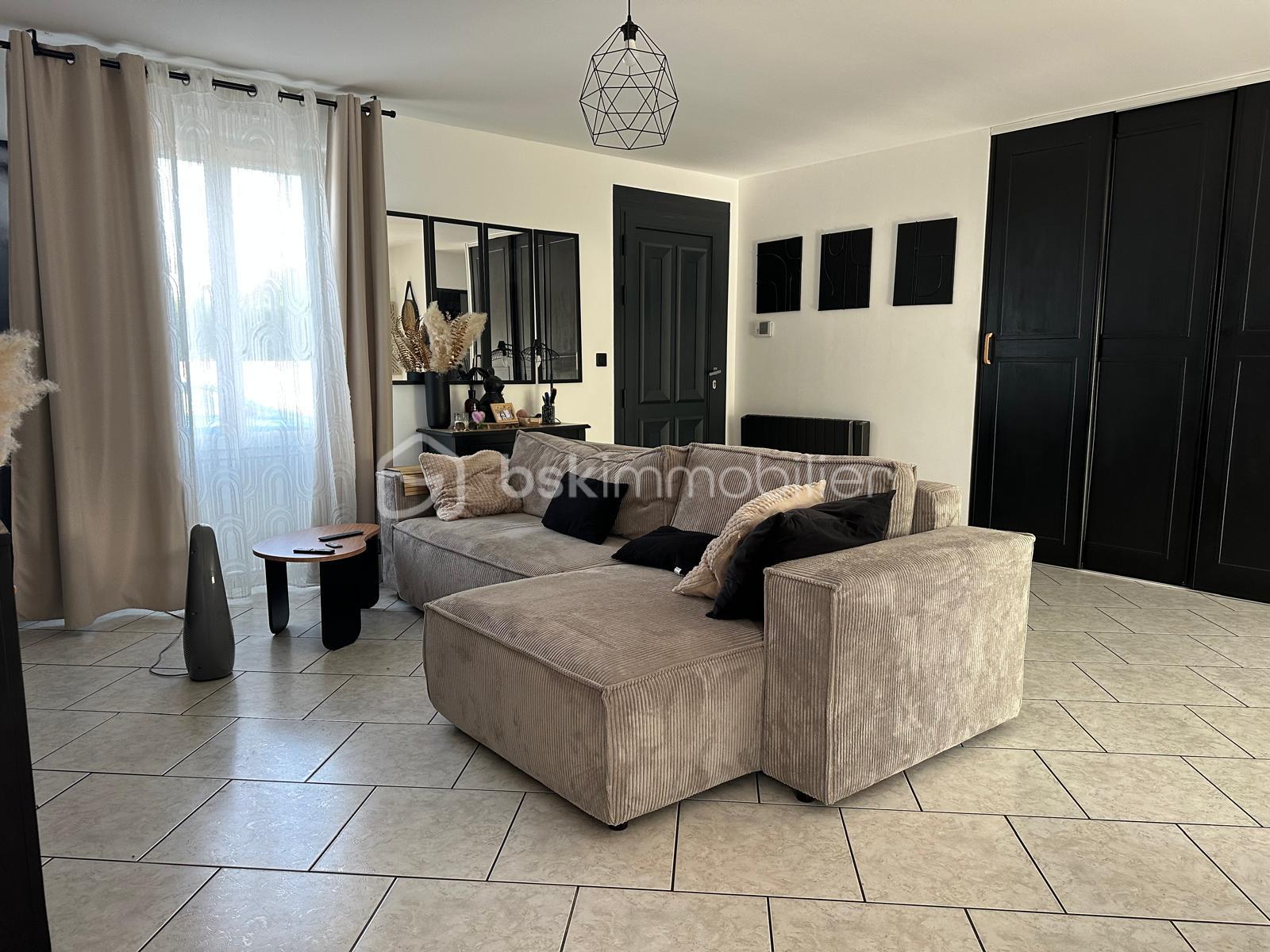 Maison traditionnelle de 106 m² - WhatsApp Image 2025-06-23 à 10.54.44_c2b12934.jpg