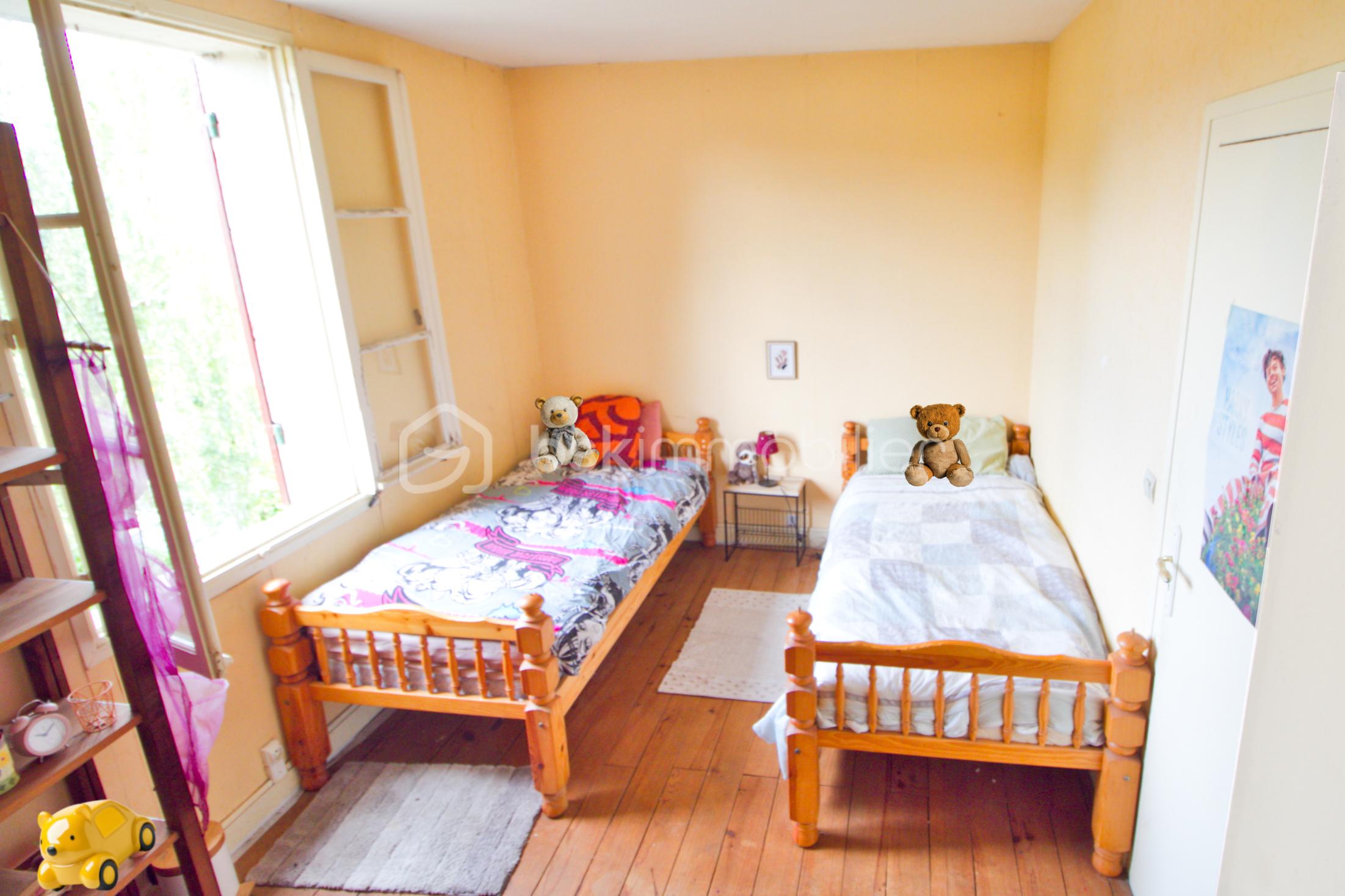 Maison ancienne de 90 m² - Chambre 3.jpg