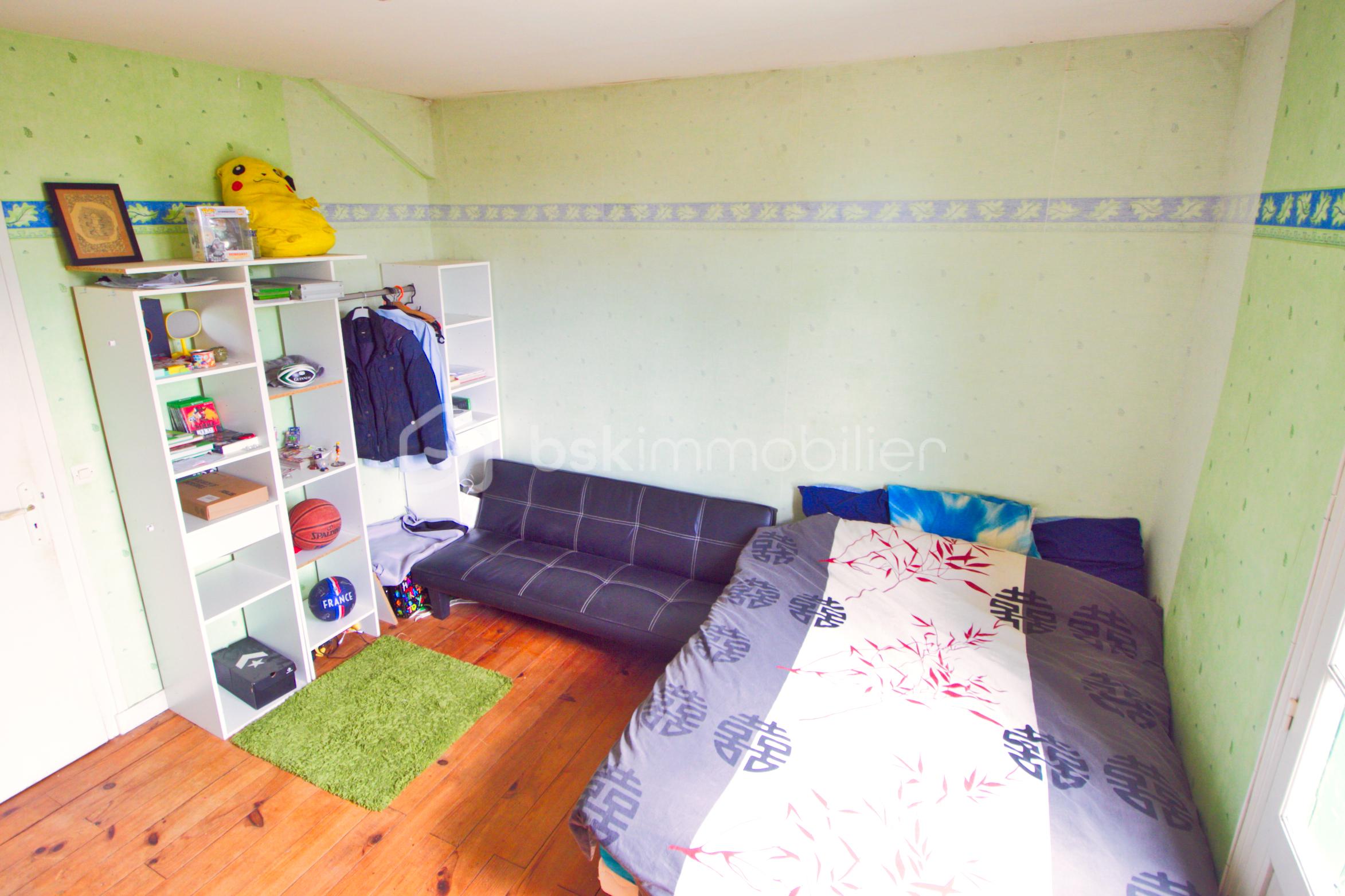 Maison ancienne de 90 m² - Chambre 2.jpg