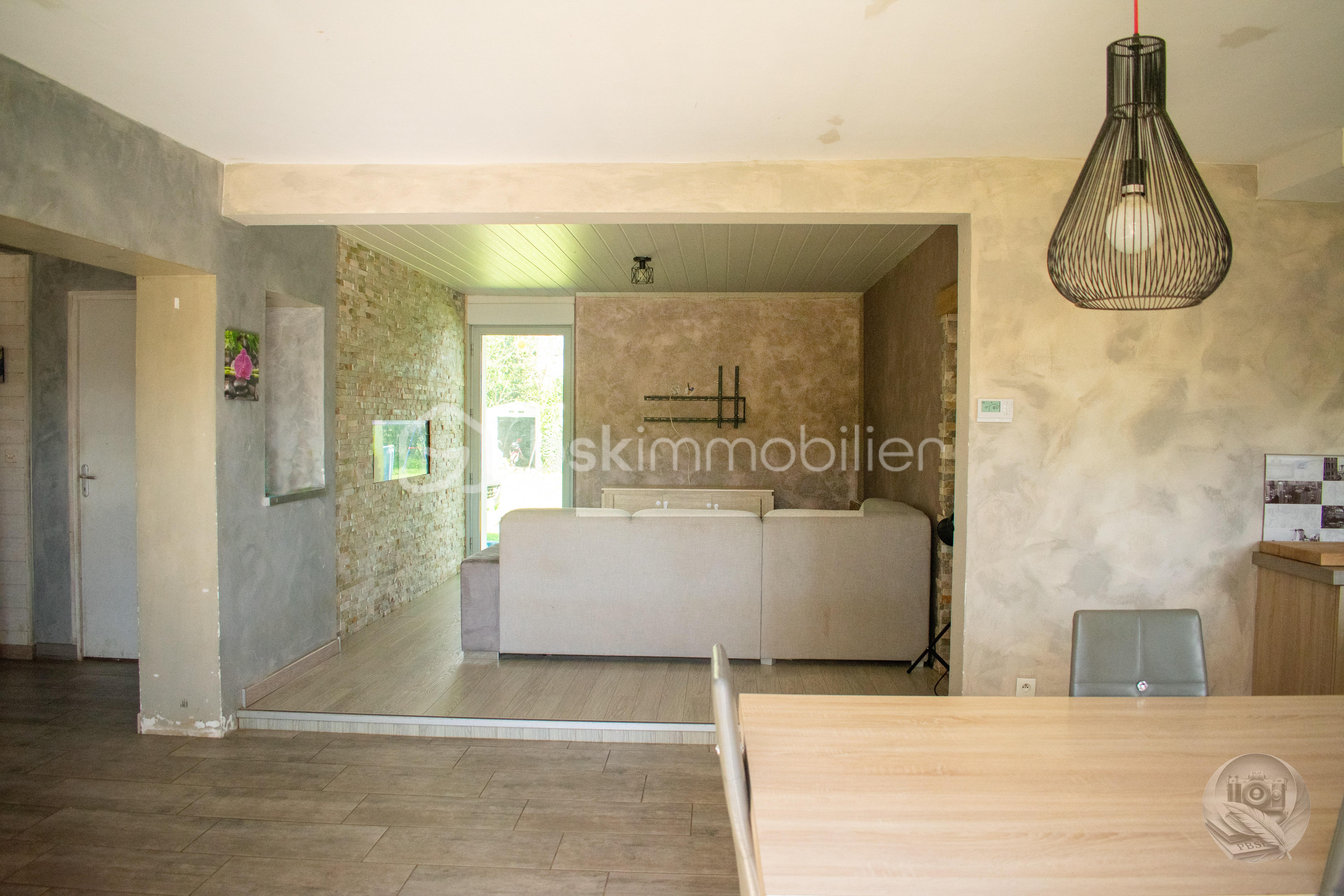 Maison traditionnelle de 141,82 m² - 5.jpg
