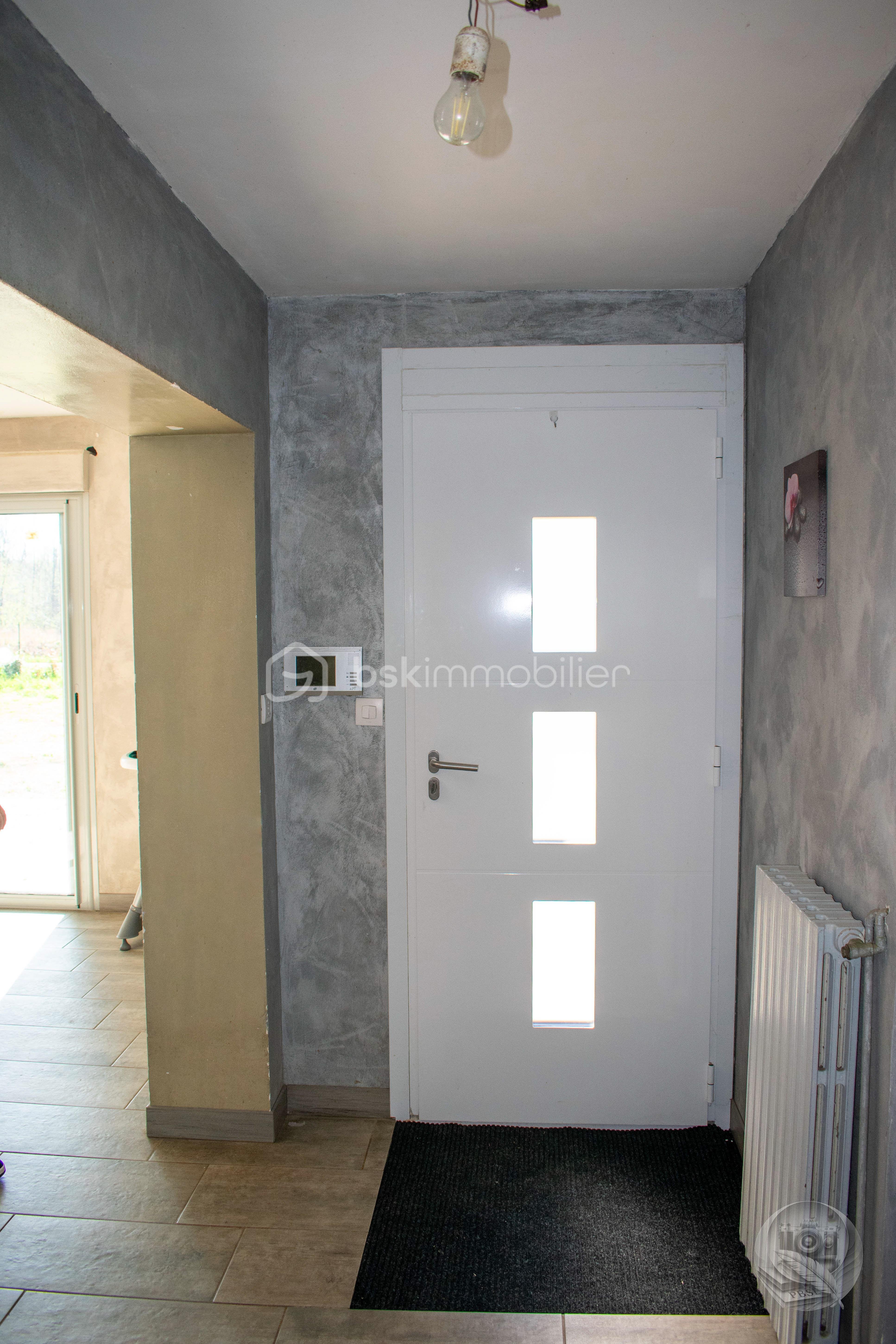 Maison traditionnelle de 141,82 m² - 2.jpg