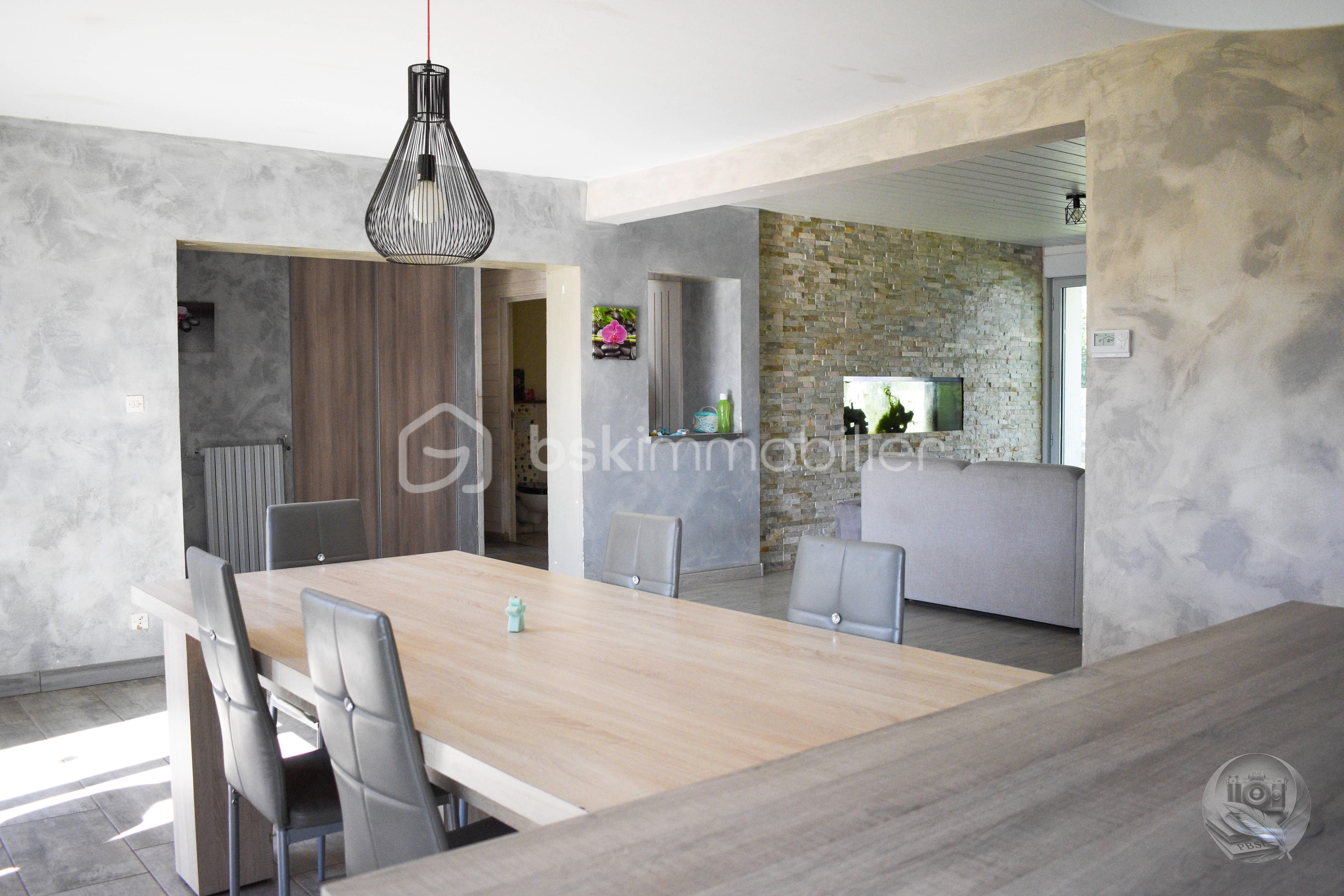 Maison traditionnelle de 141,82 m² - 4.jpg